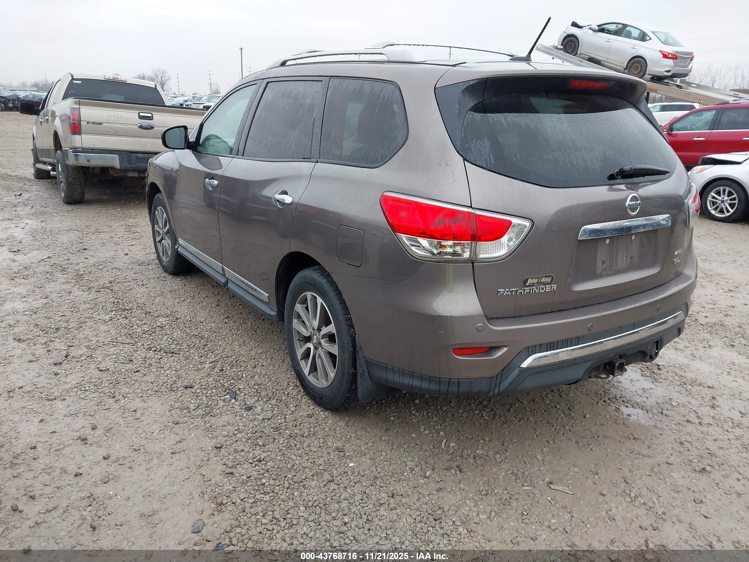 NISSAN PATHFINDER image 3