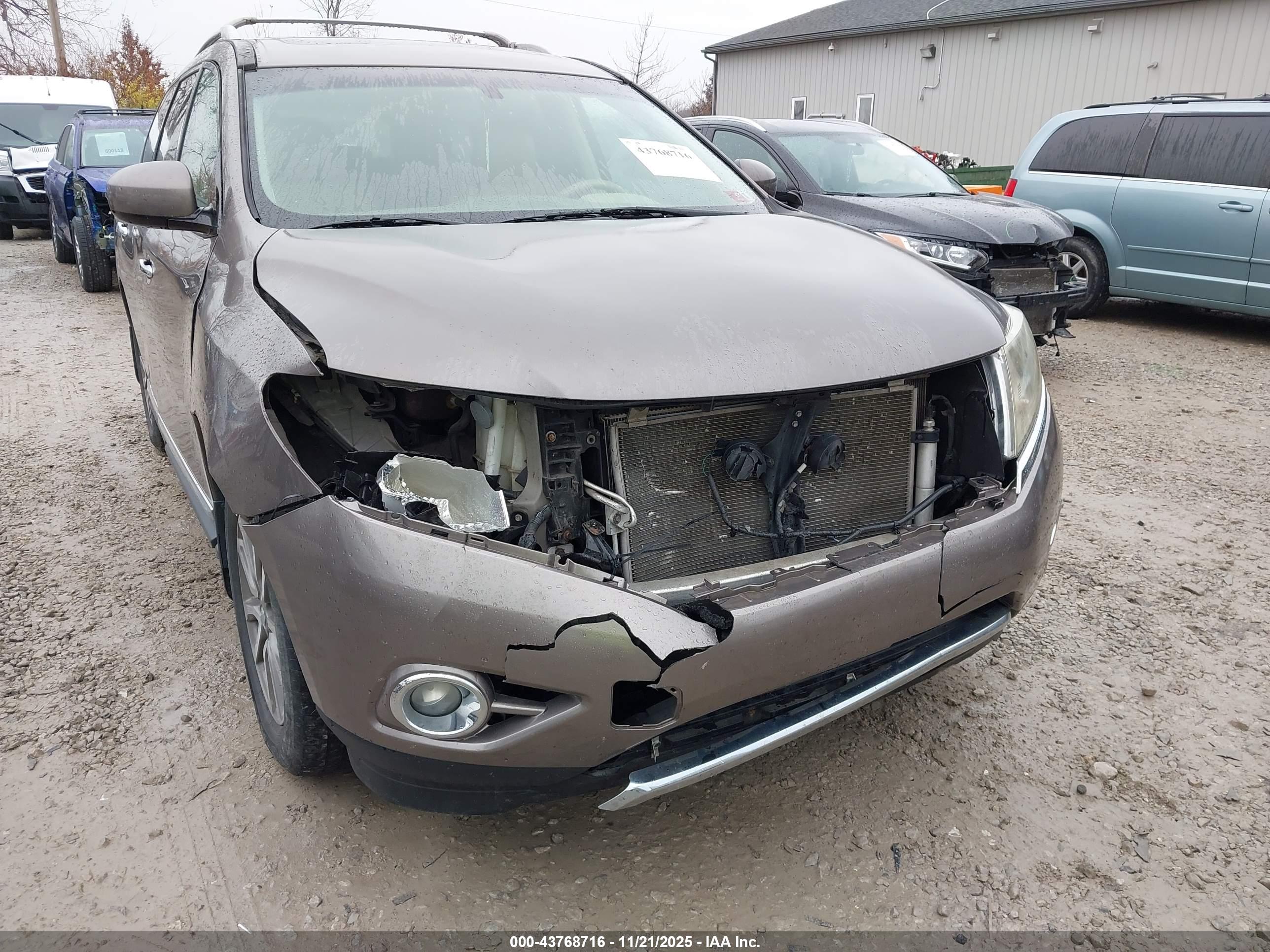 NISSAN PATHFINDER image 6