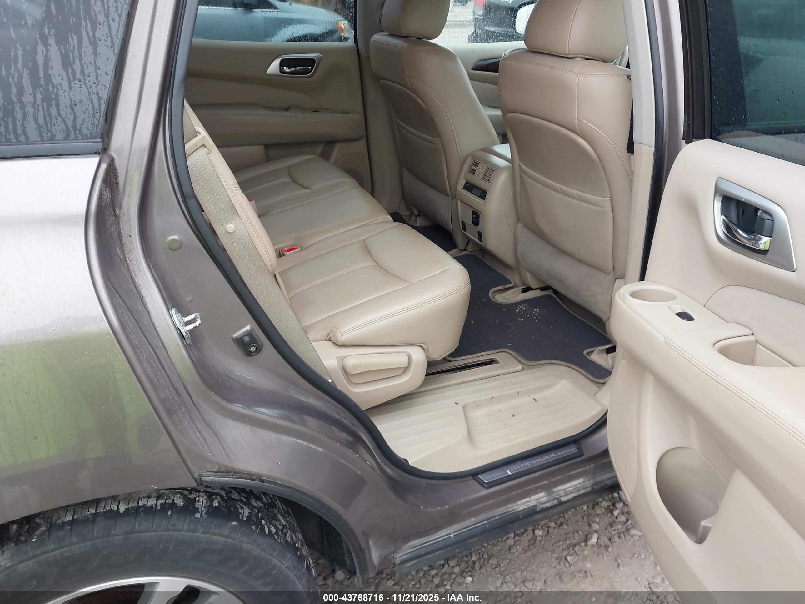 NISSAN PATHFINDER image 8