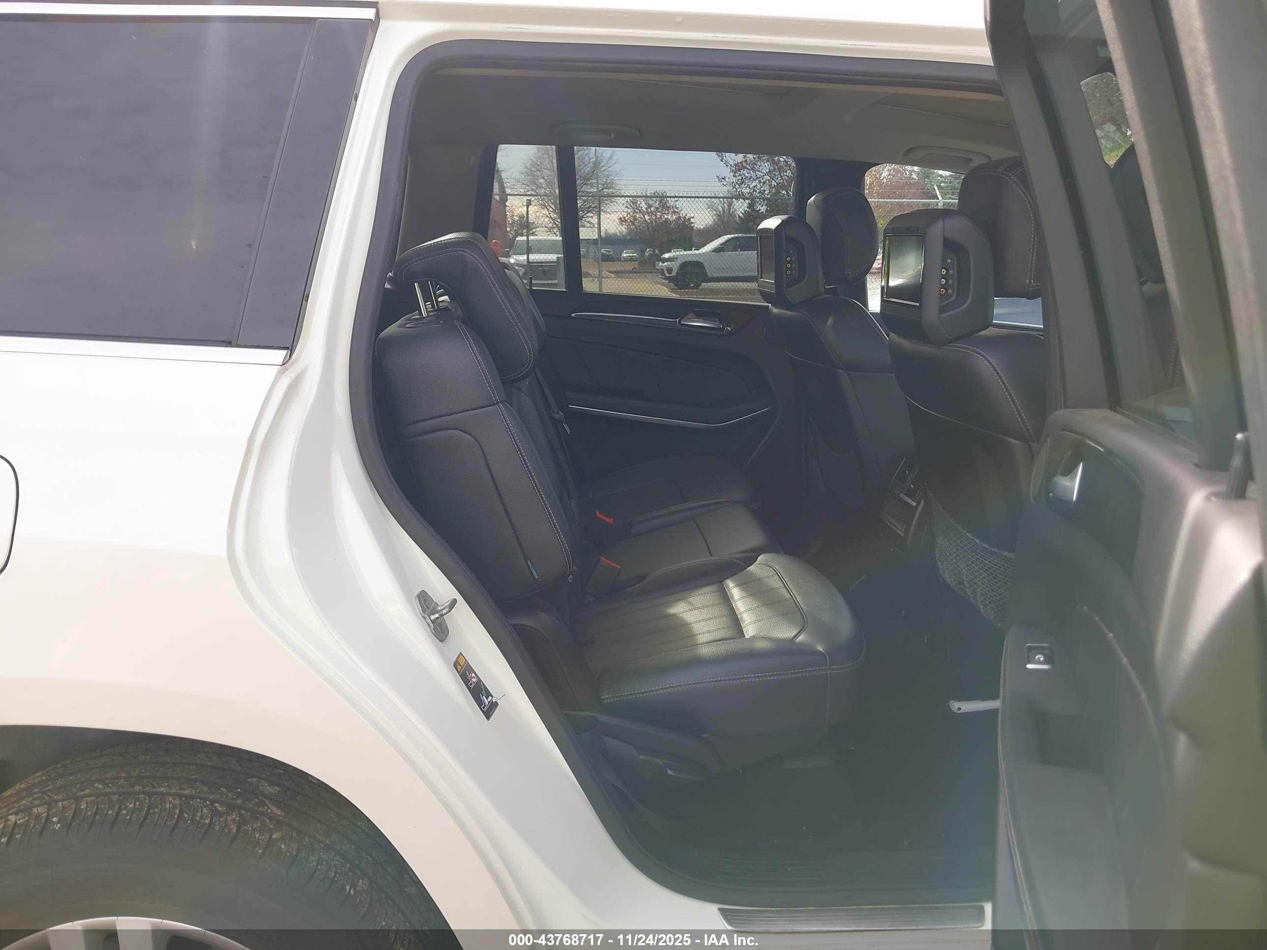 MERCEDES-BENZ GL image 8