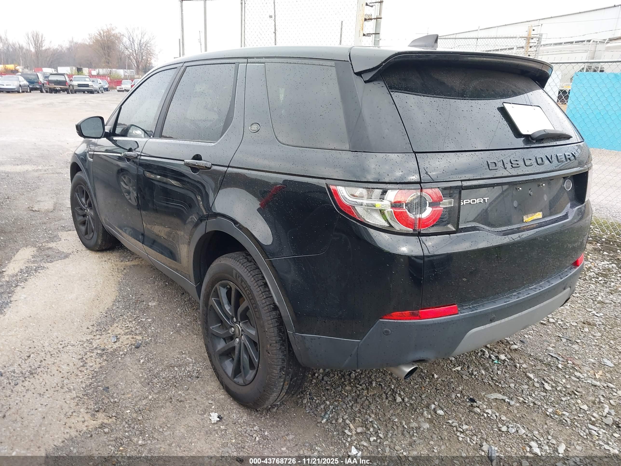 LAND ROVER image 3