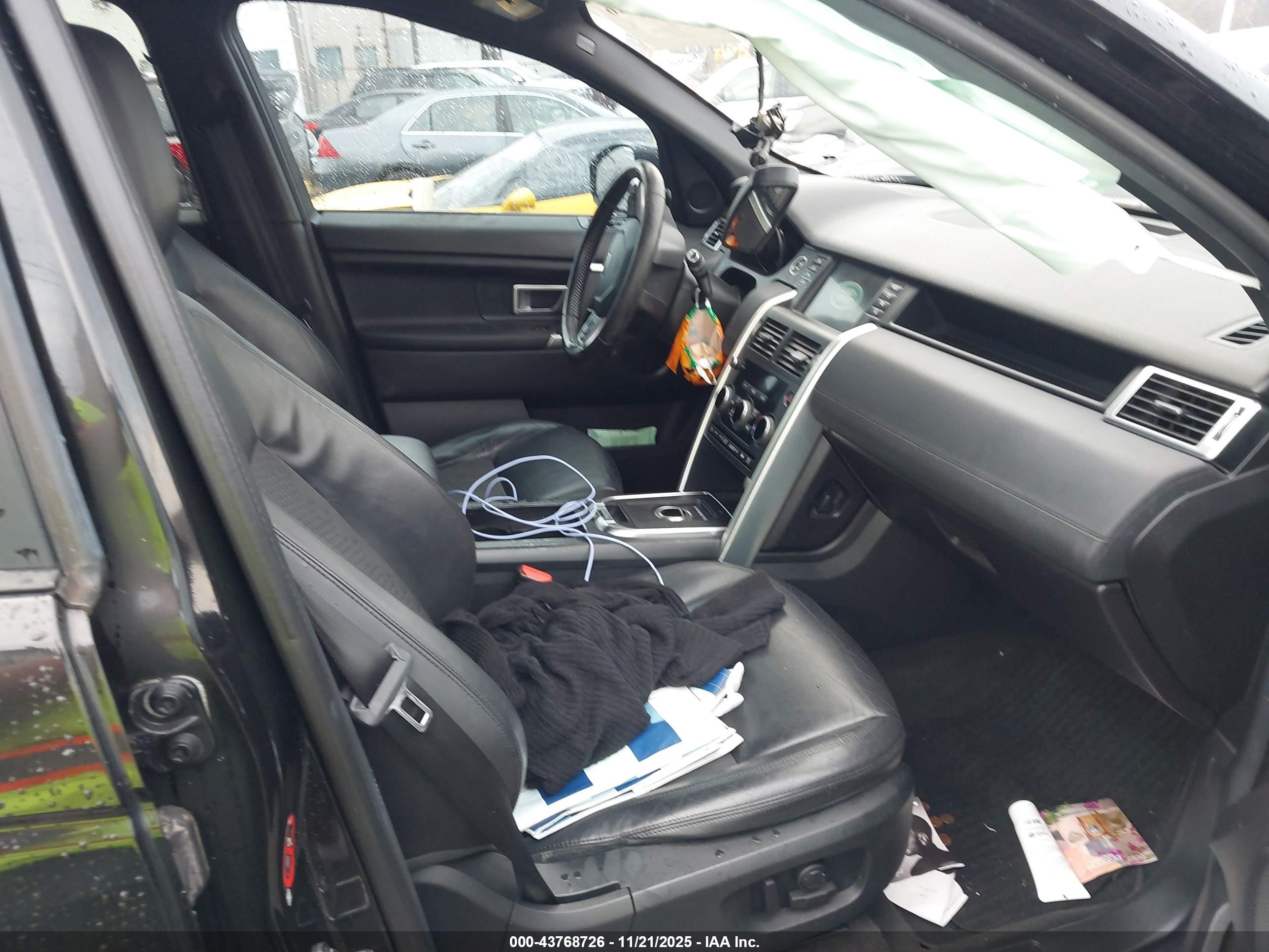 LAND ROVER image 5