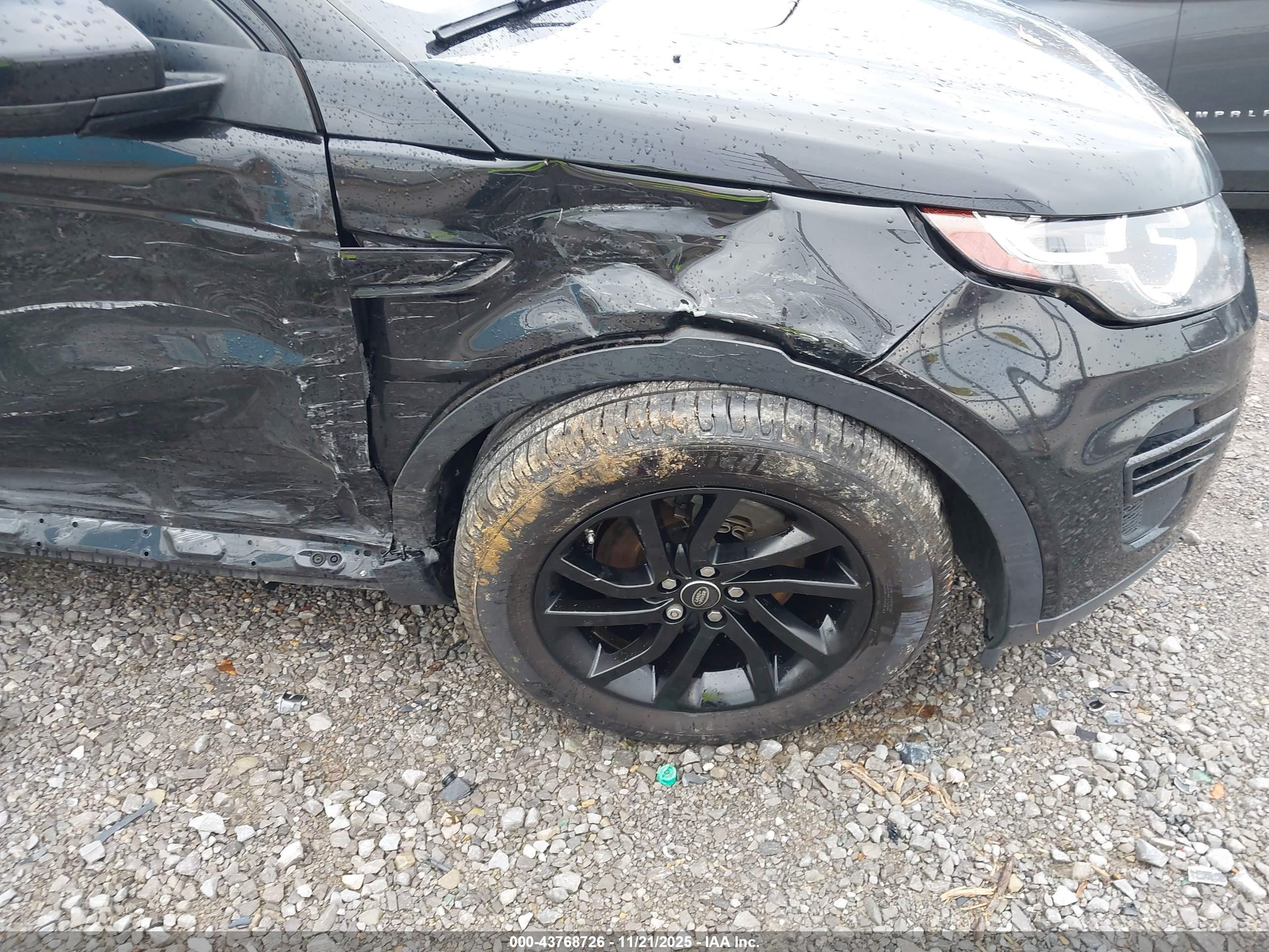 LAND ROVER image 6