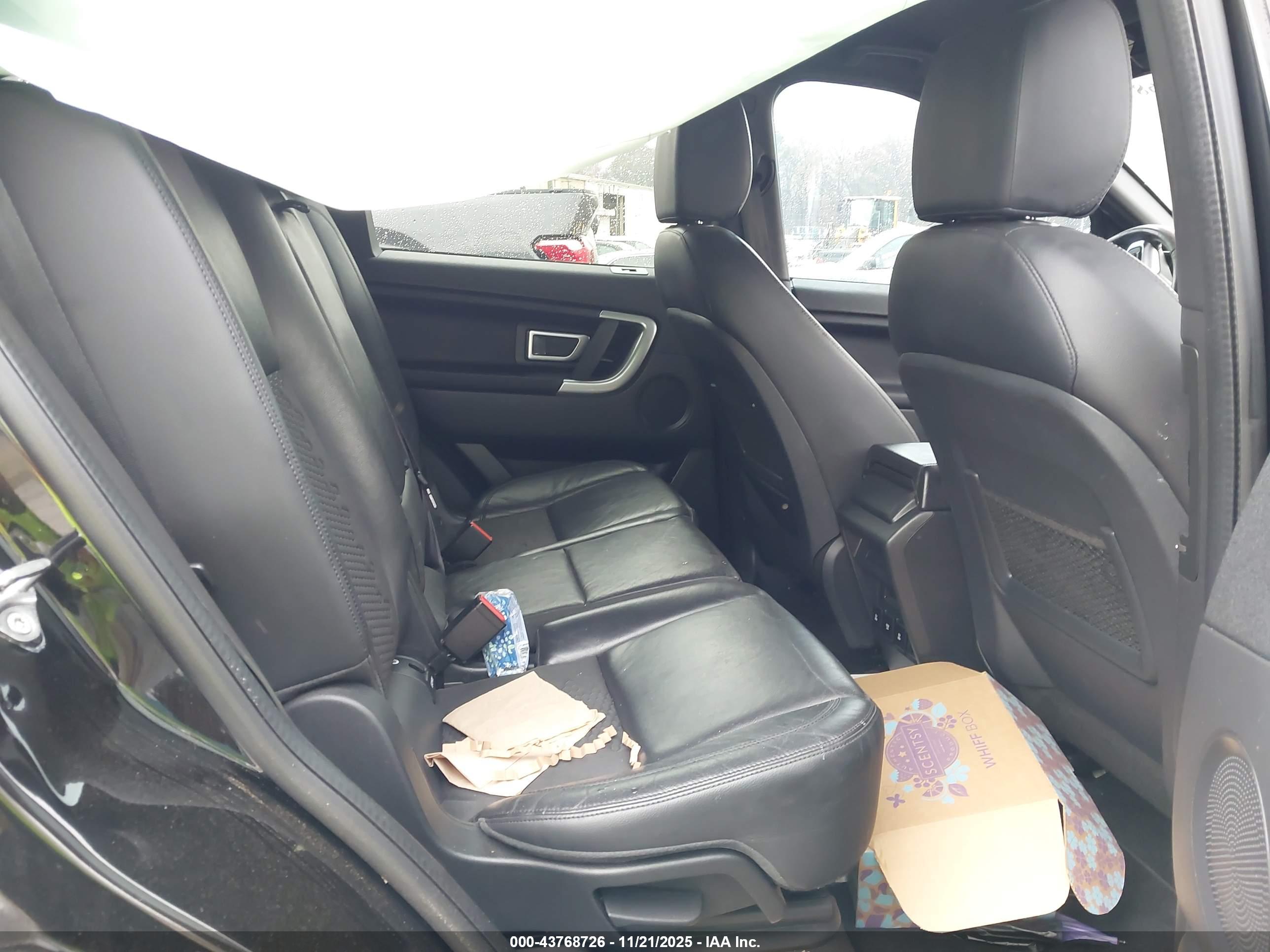 LAND ROVER image 8