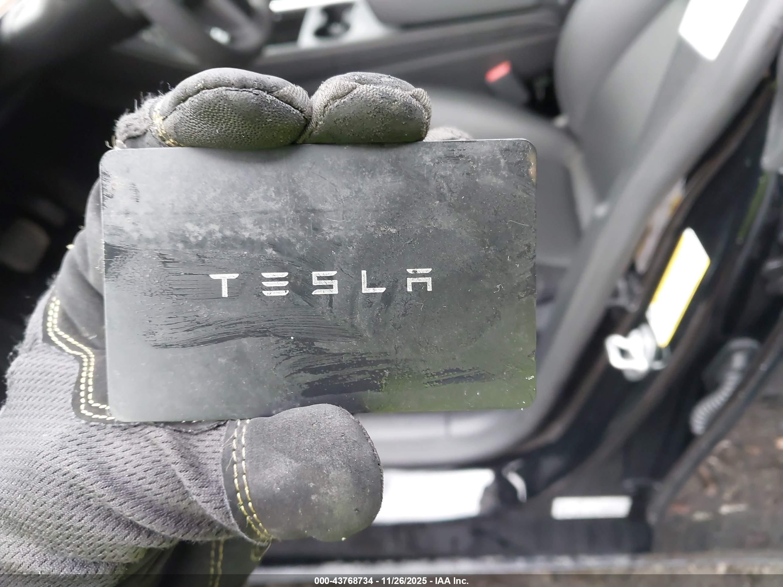 TESLA MODEL image 11