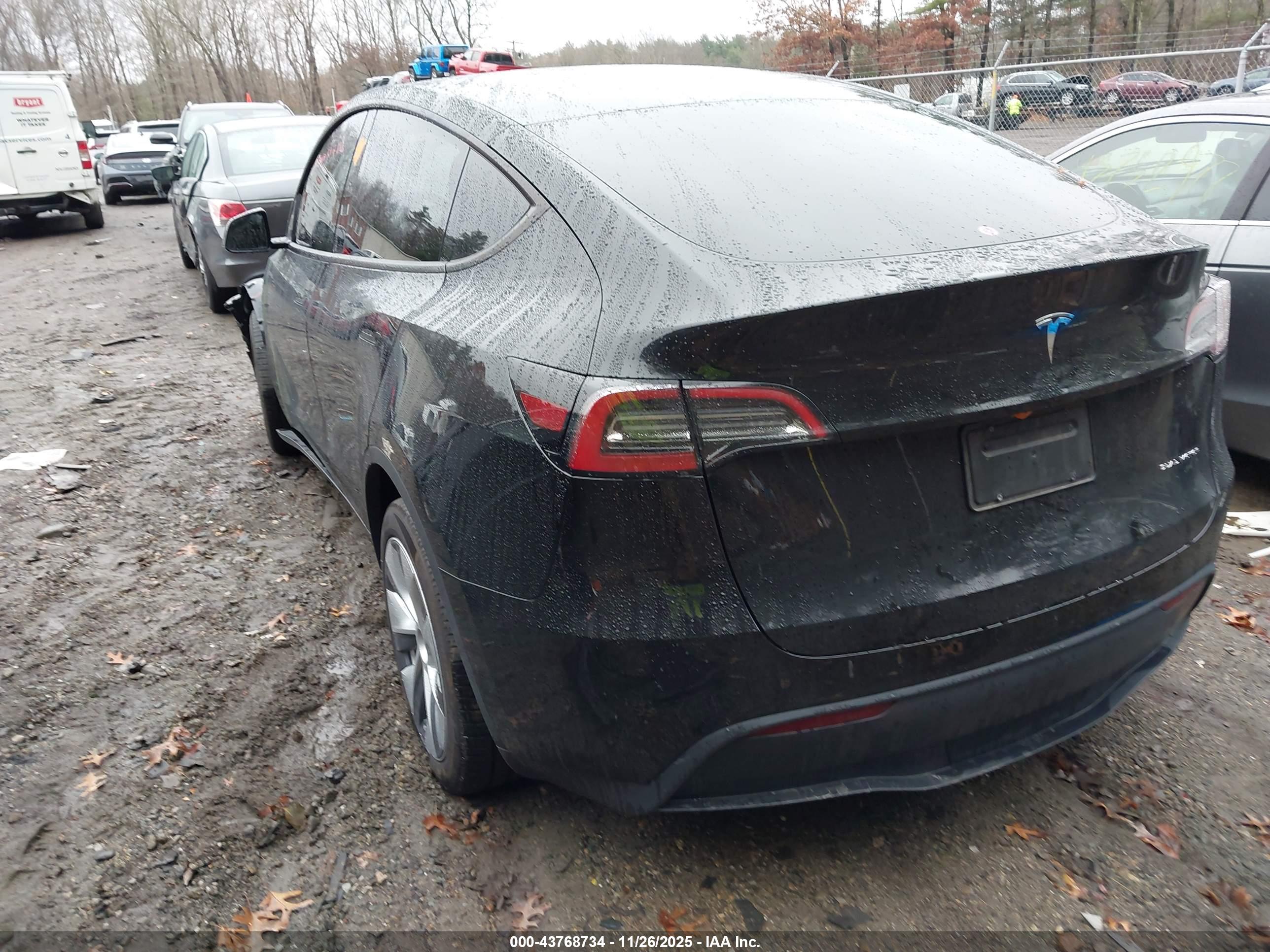 TESLA MODEL image 3