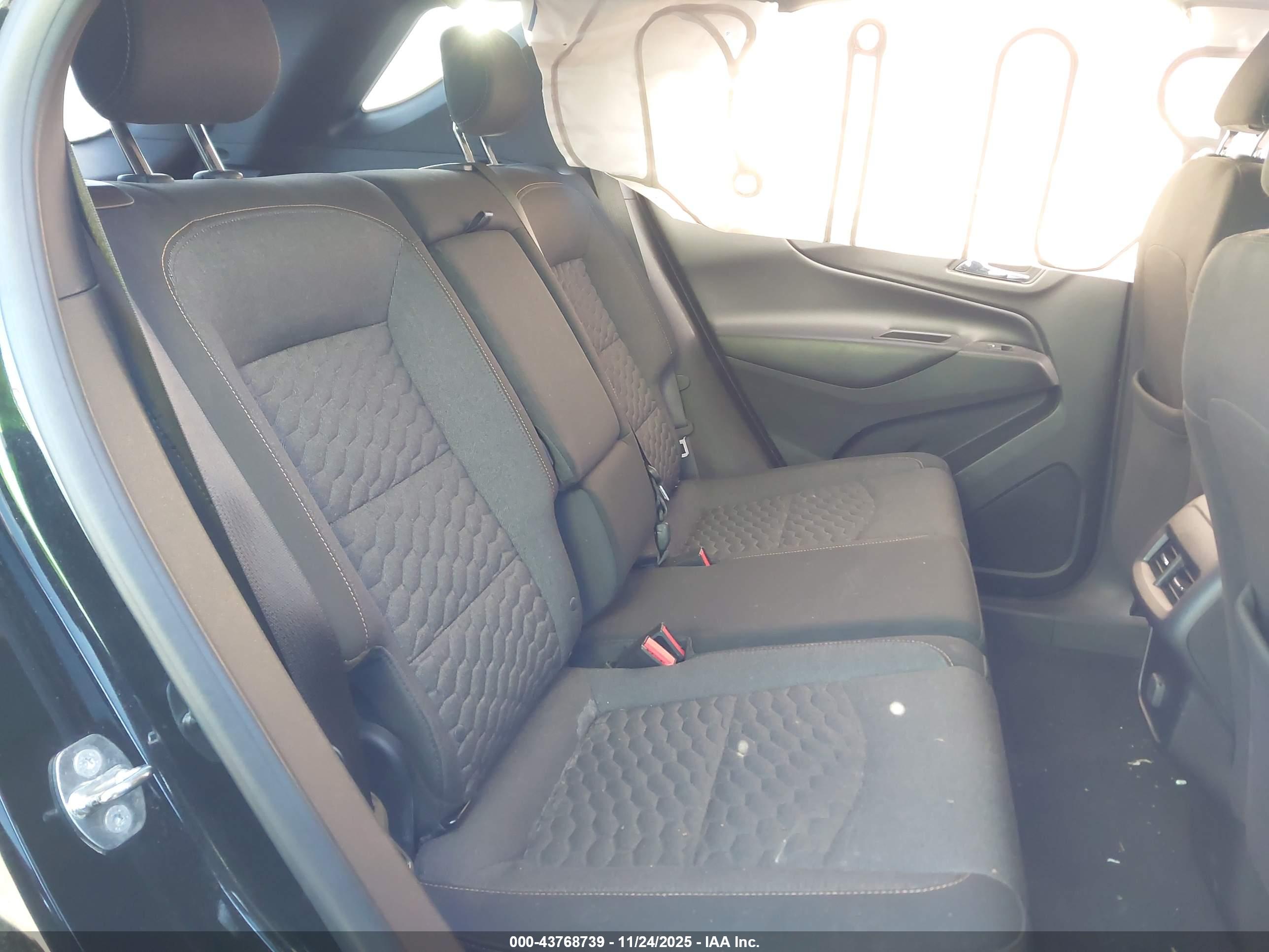 CHEVROLET EQUINOX image 8