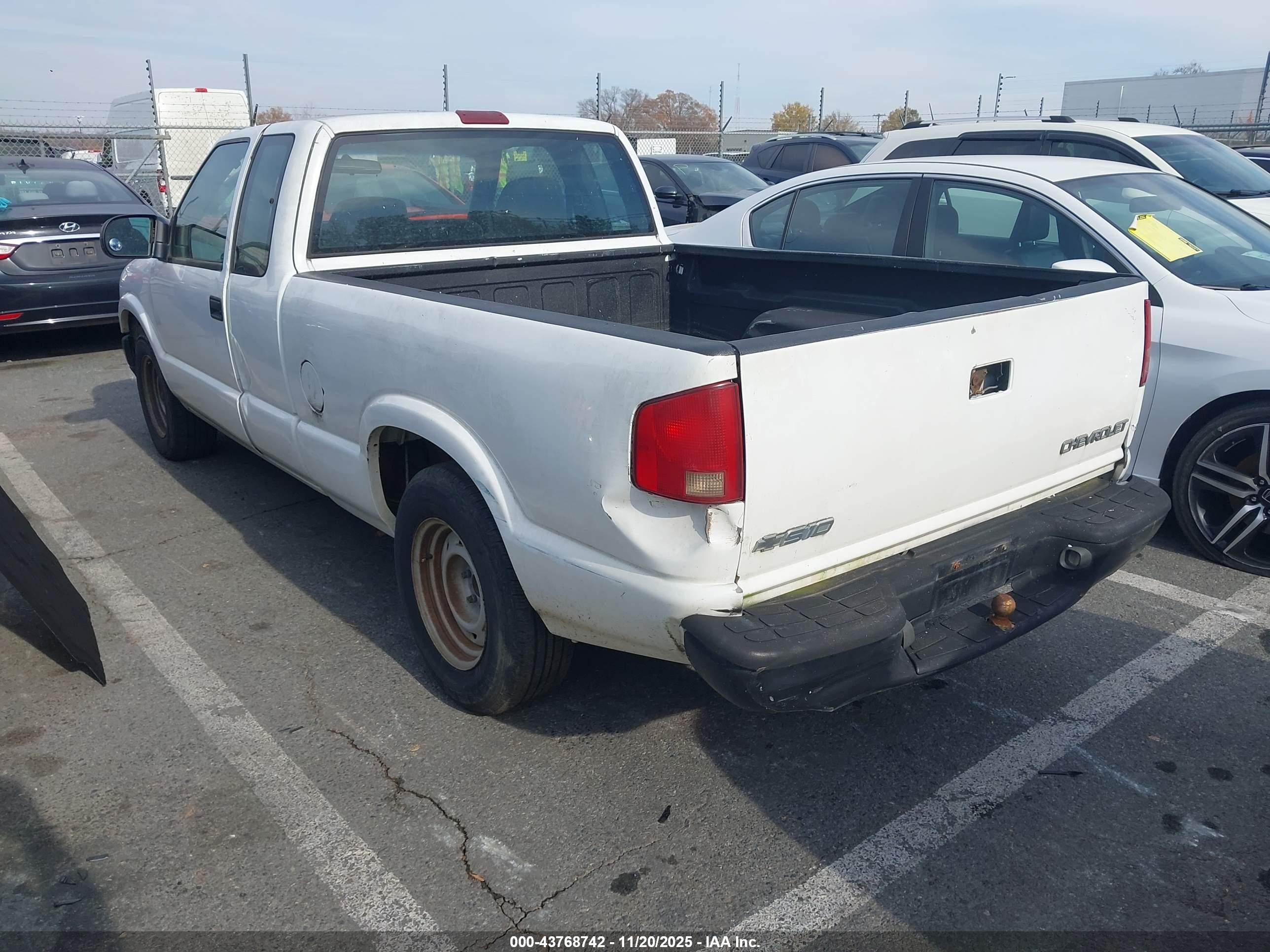 CHEVROLET S-10 image 3
