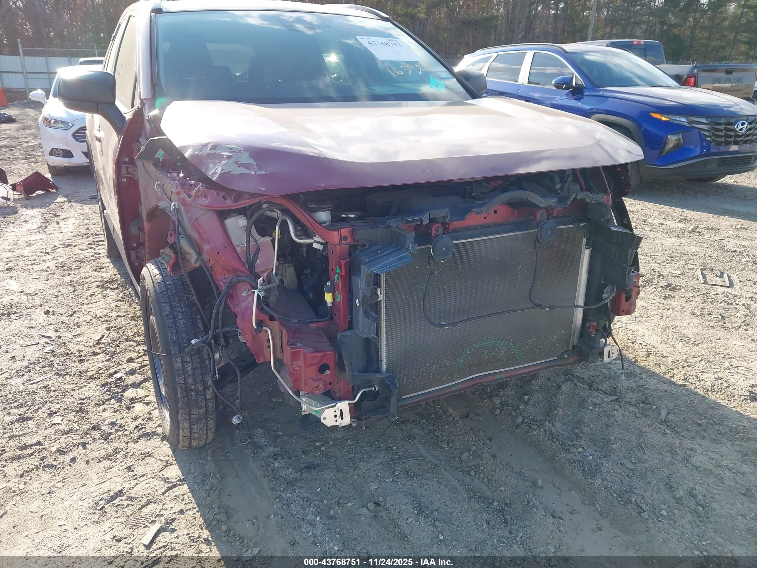 TOYOTA RAV4 image 6