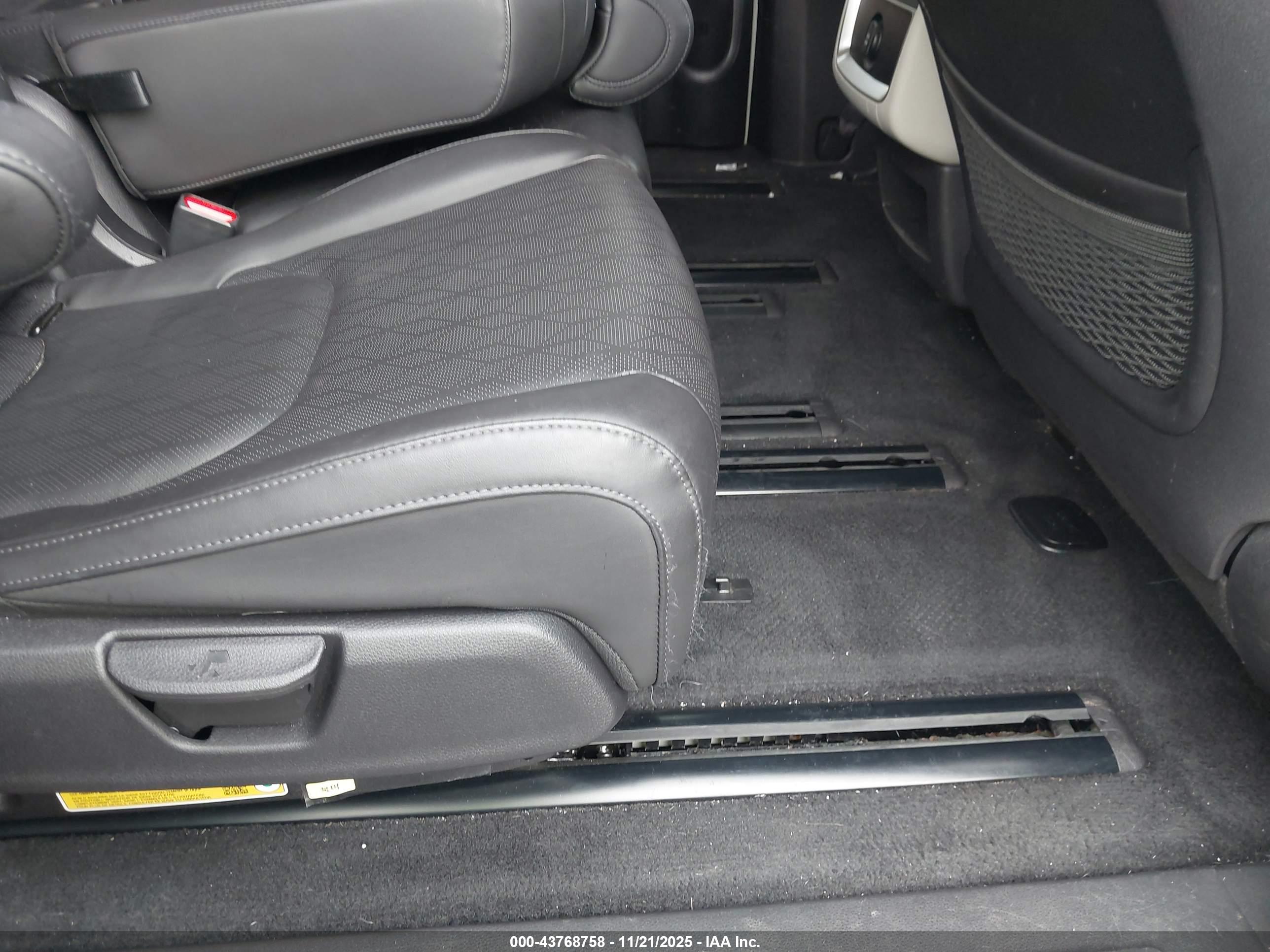 KIA CARNIVAL image 8