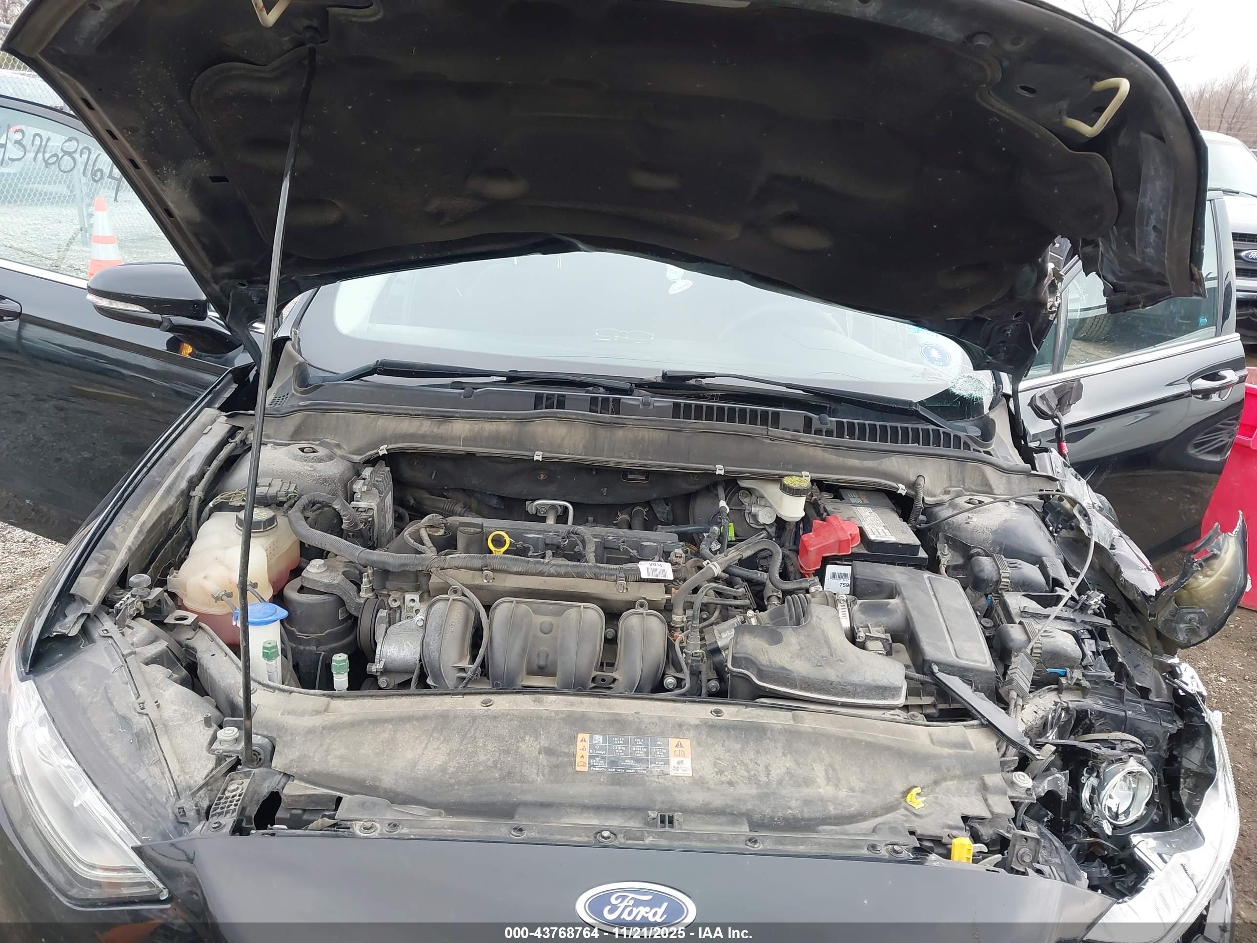 FORD FUSION image 10