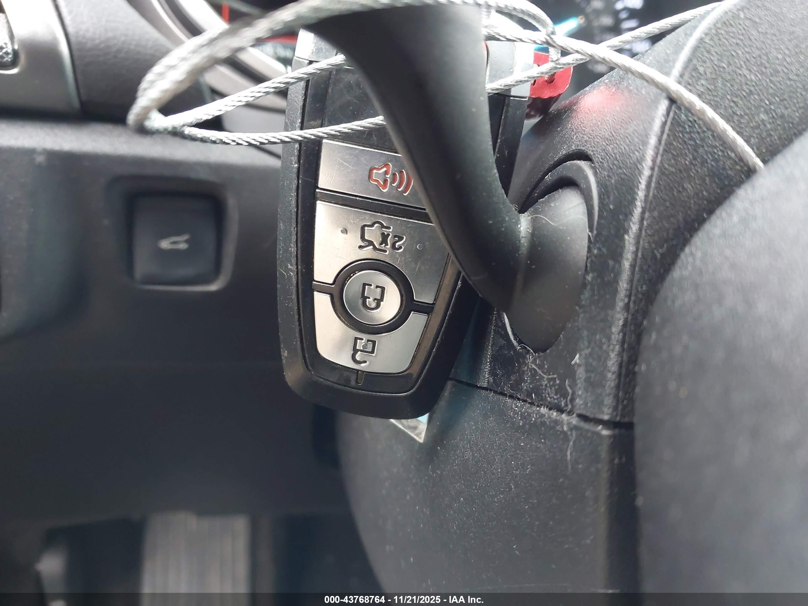 FORD FUSION image 11