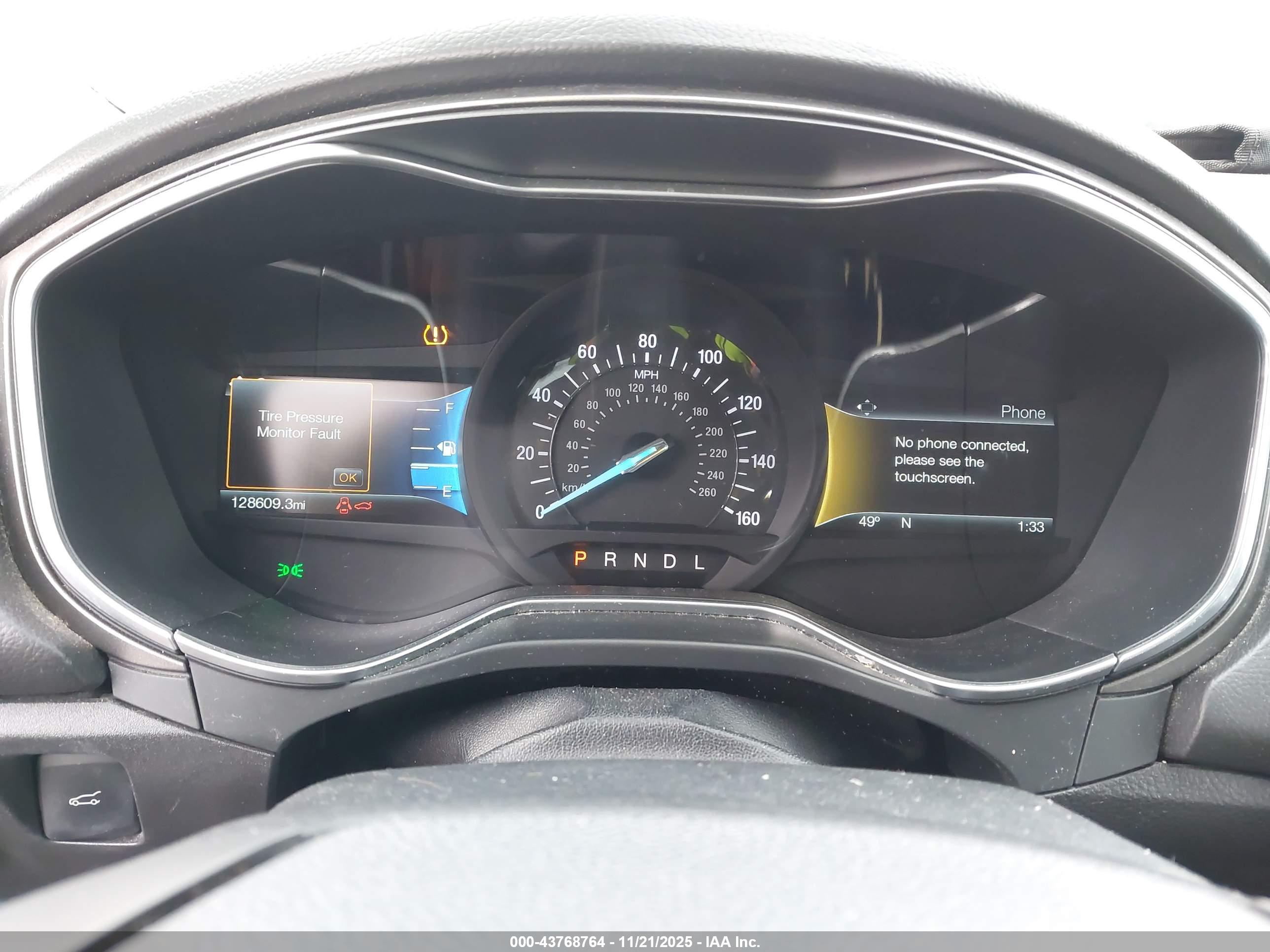 FORD FUSION image 7