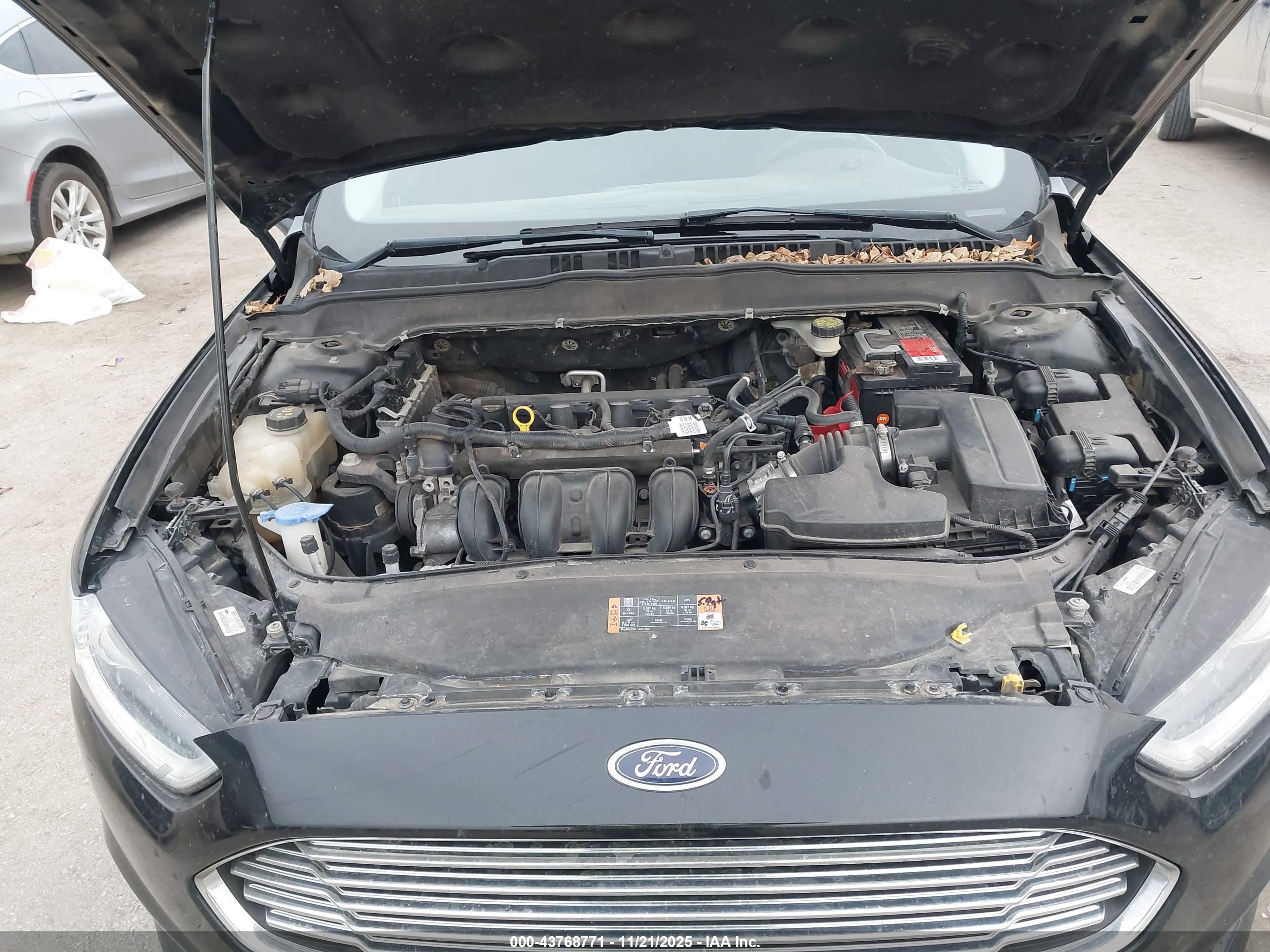 FORD FUSION image 10