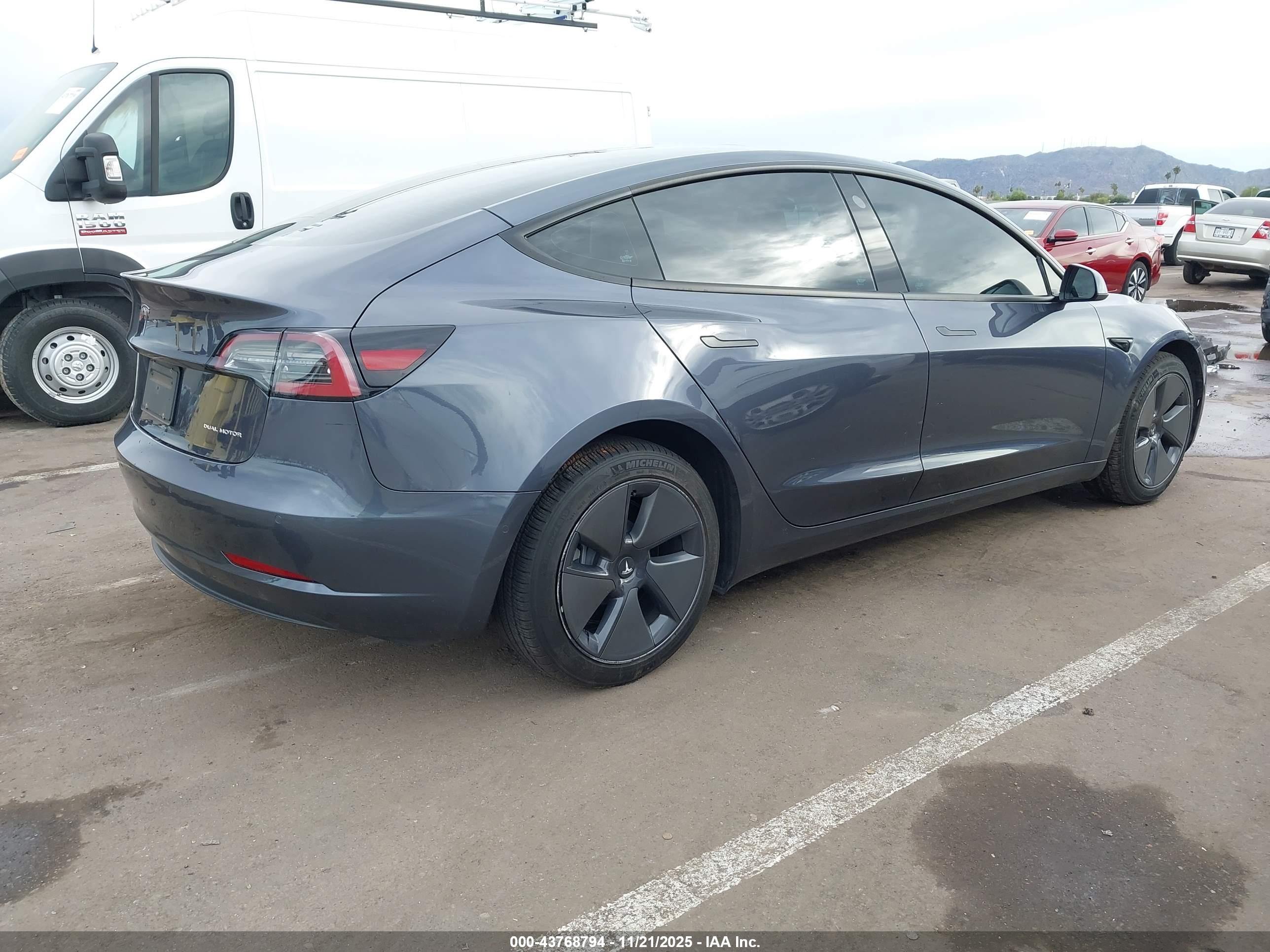 TESLA MODEL image 4