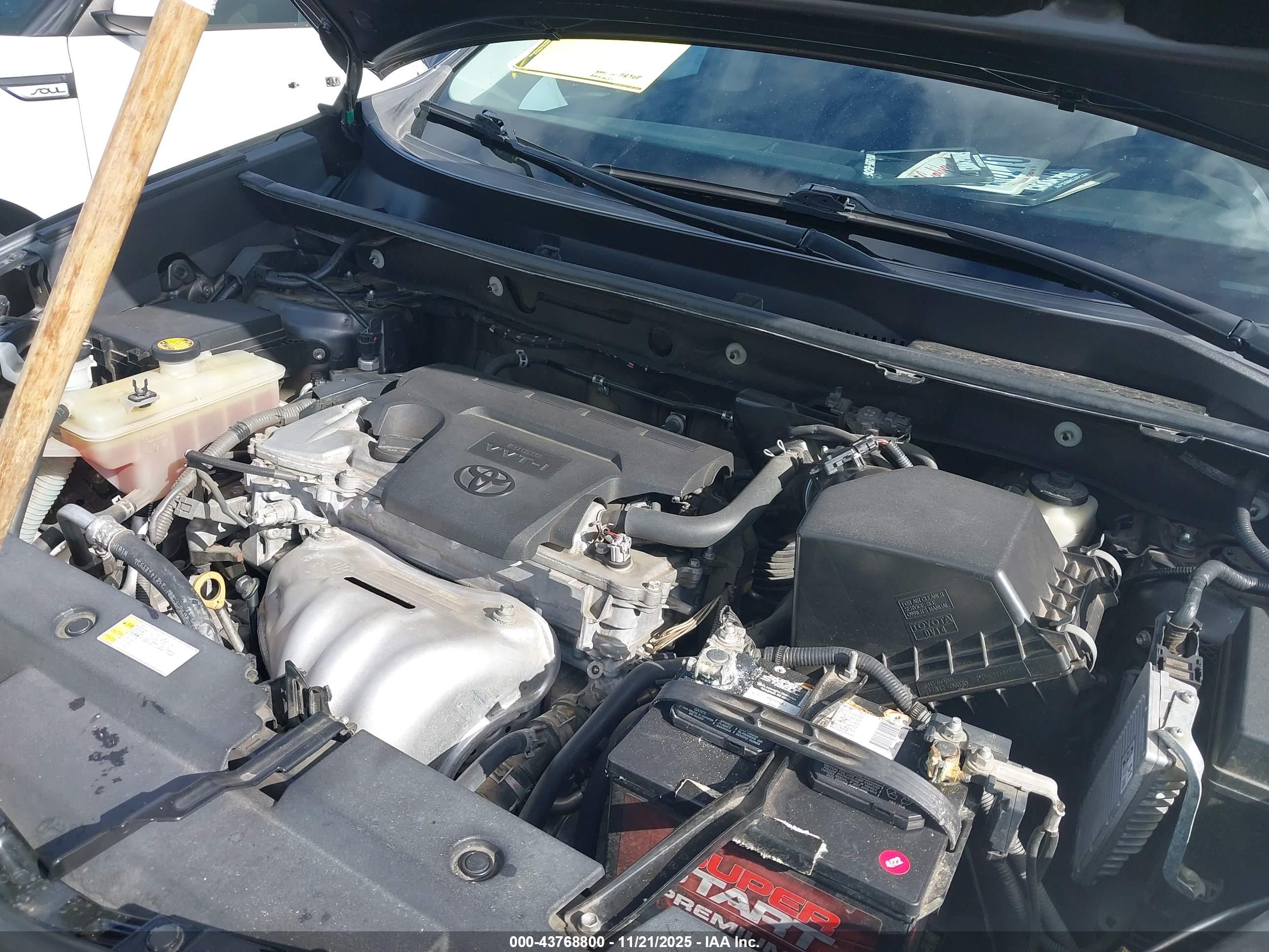 TOYOTA RAV4 image 10
