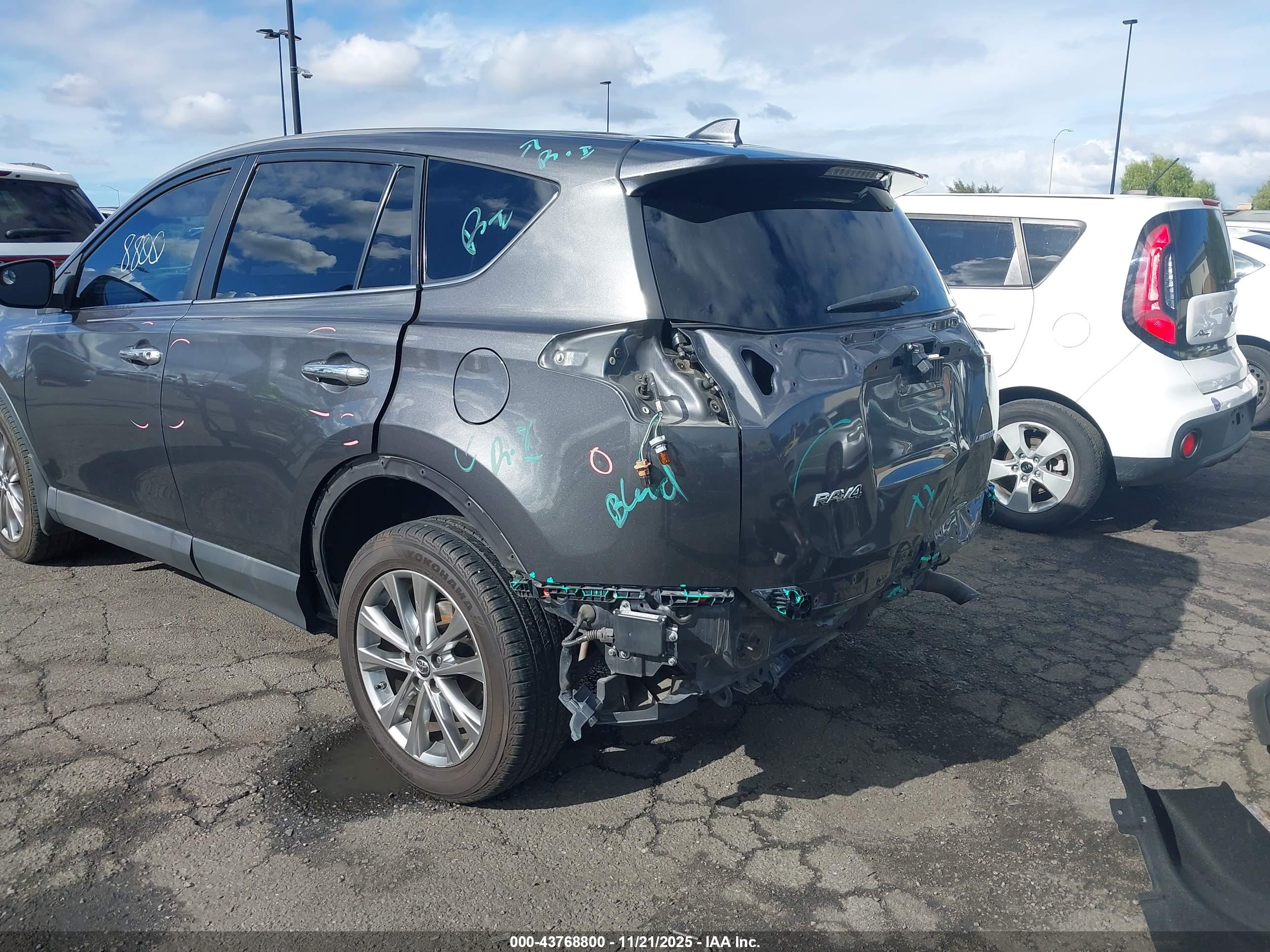 TOYOTA RAV4 image 3