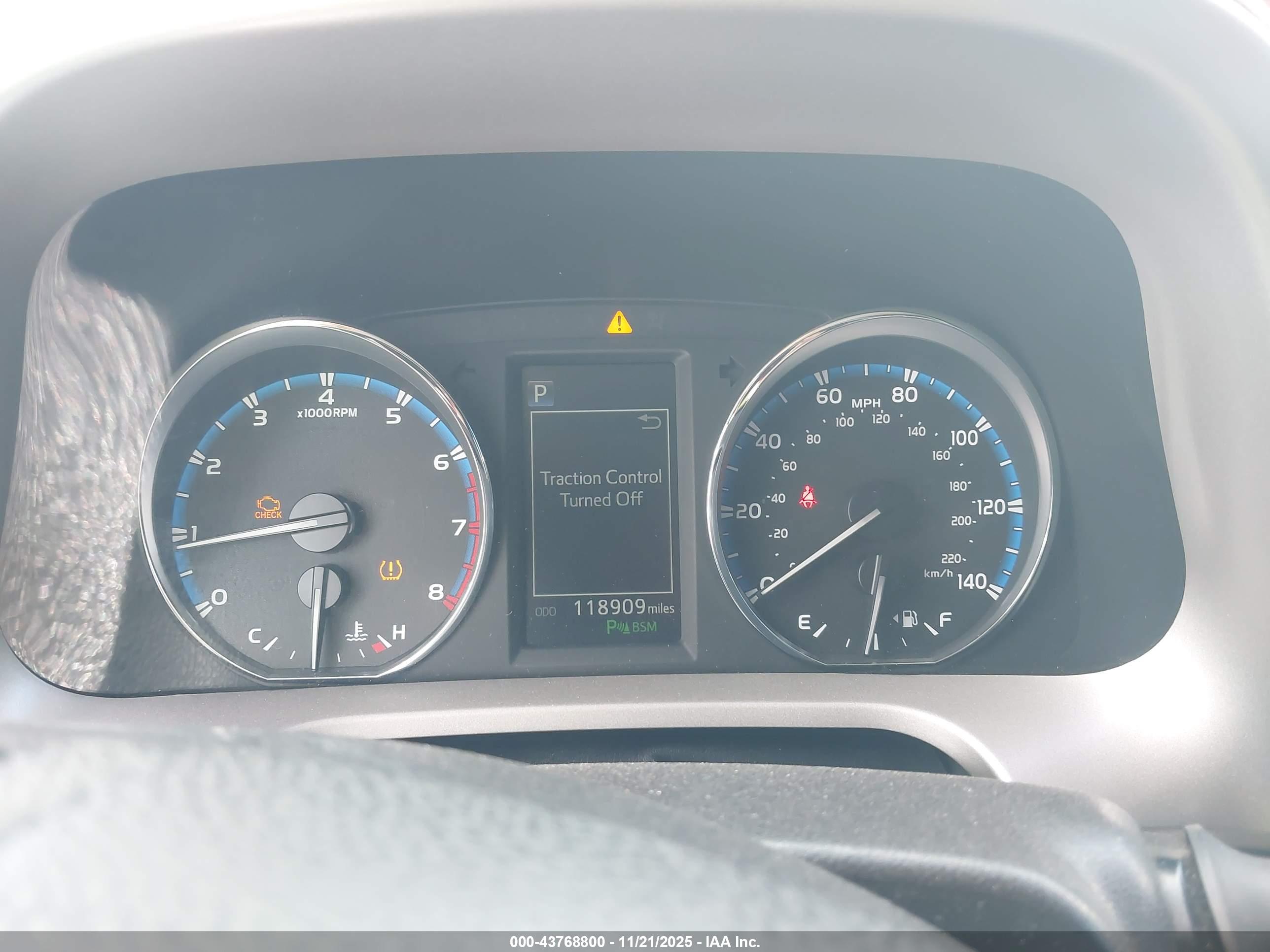 TOYOTA RAV4 image 7