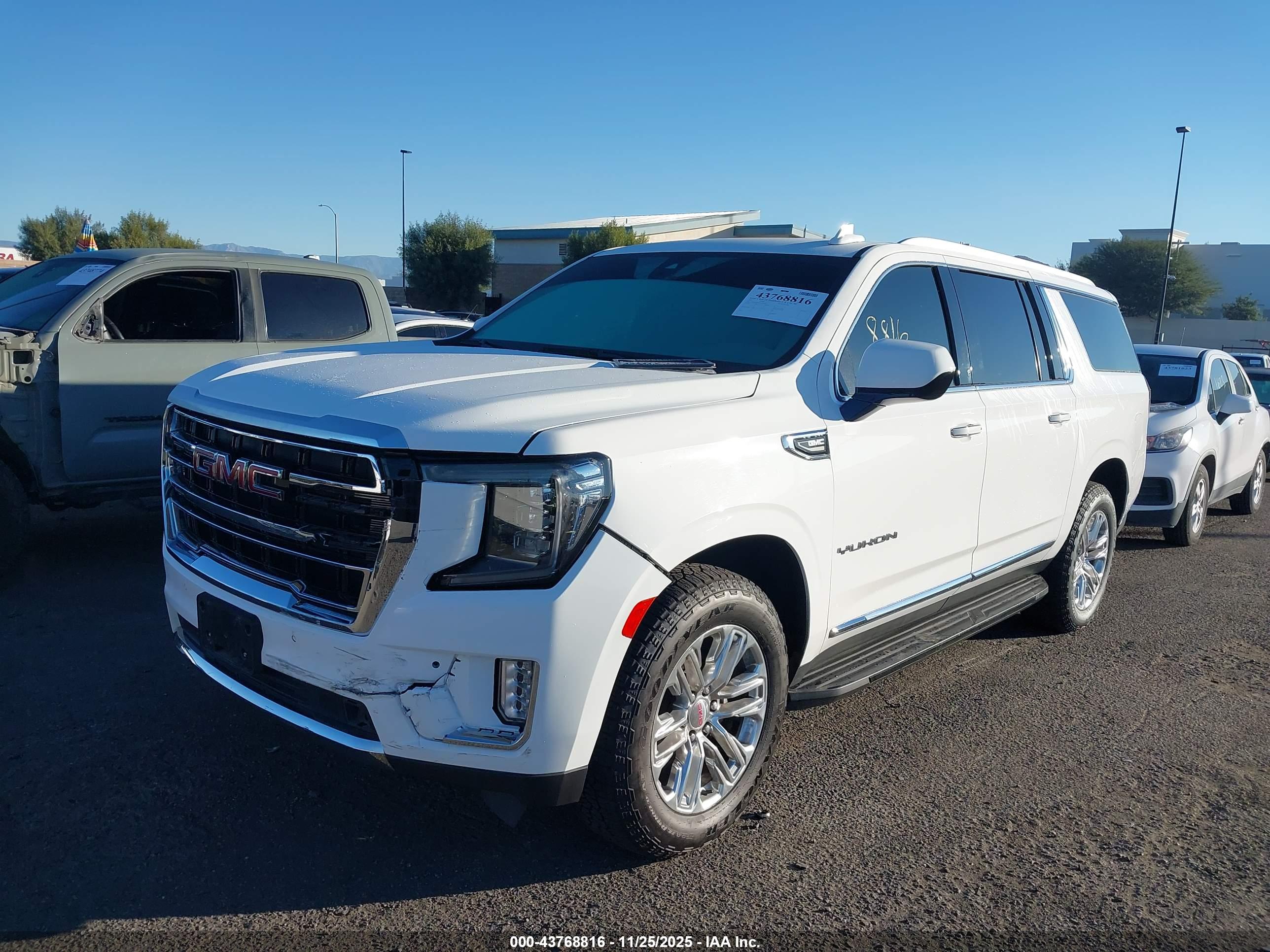GMC YUKON image 2