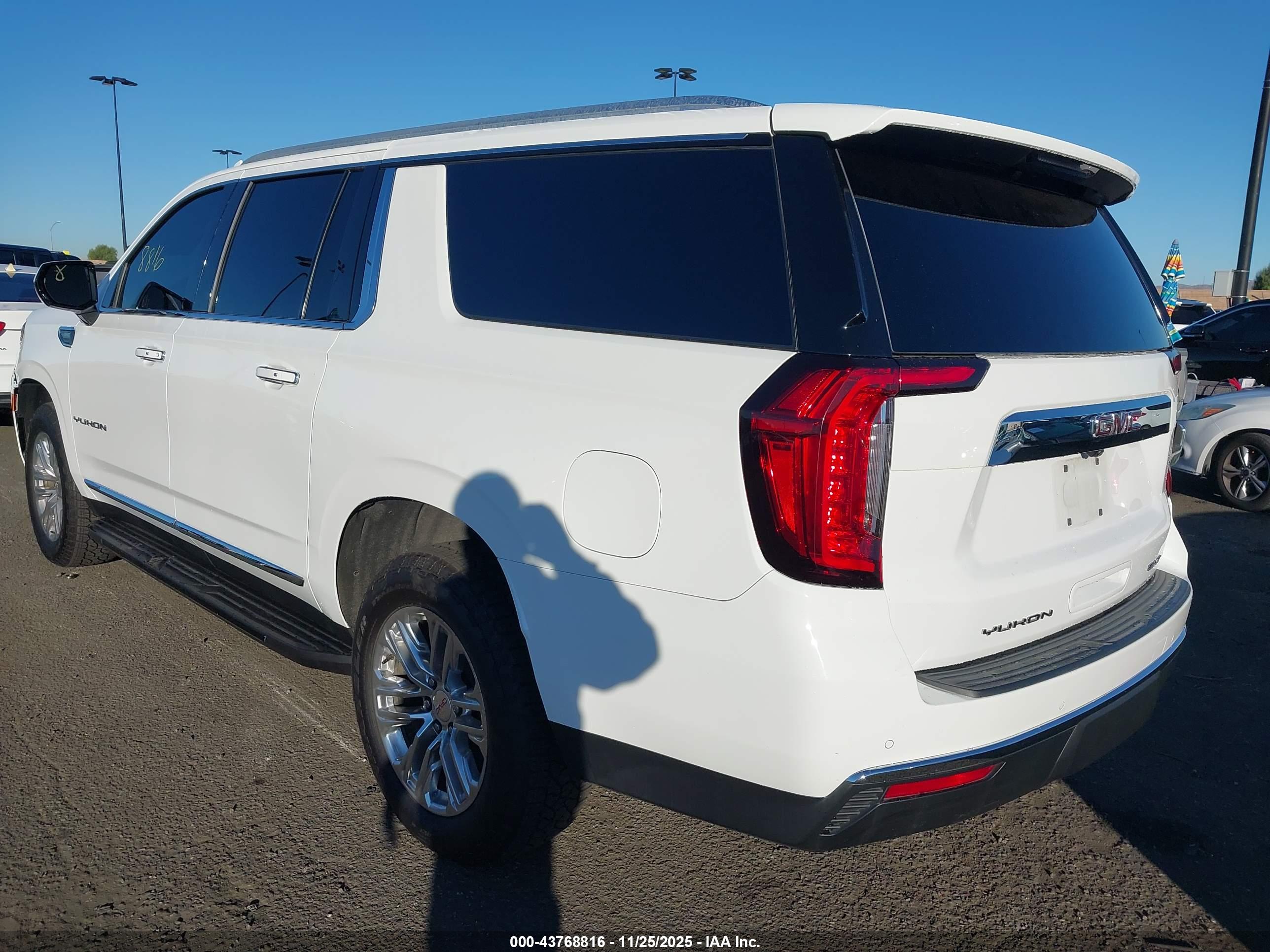 GMC YUKON image 3