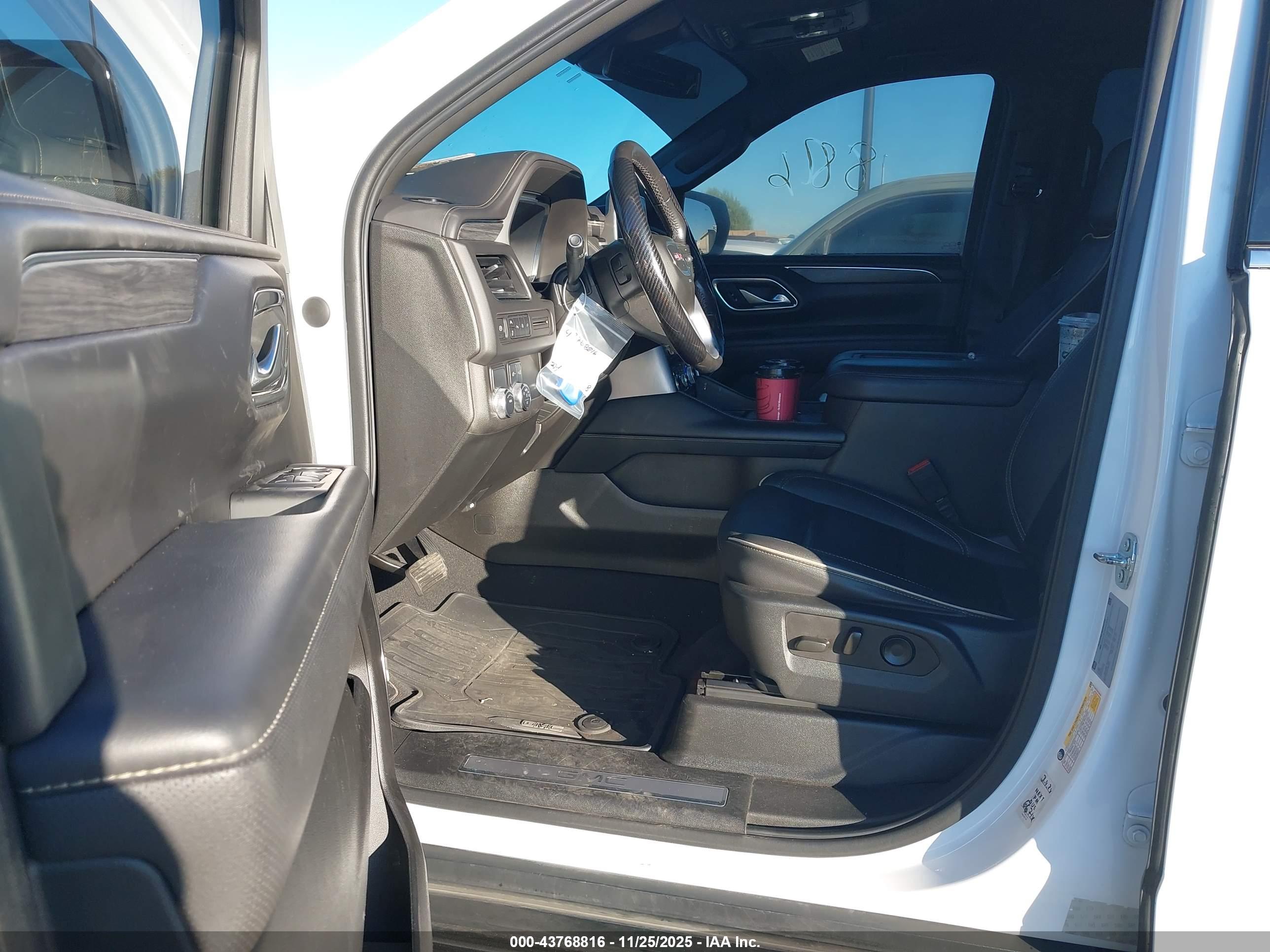 GMC YUKON image 5