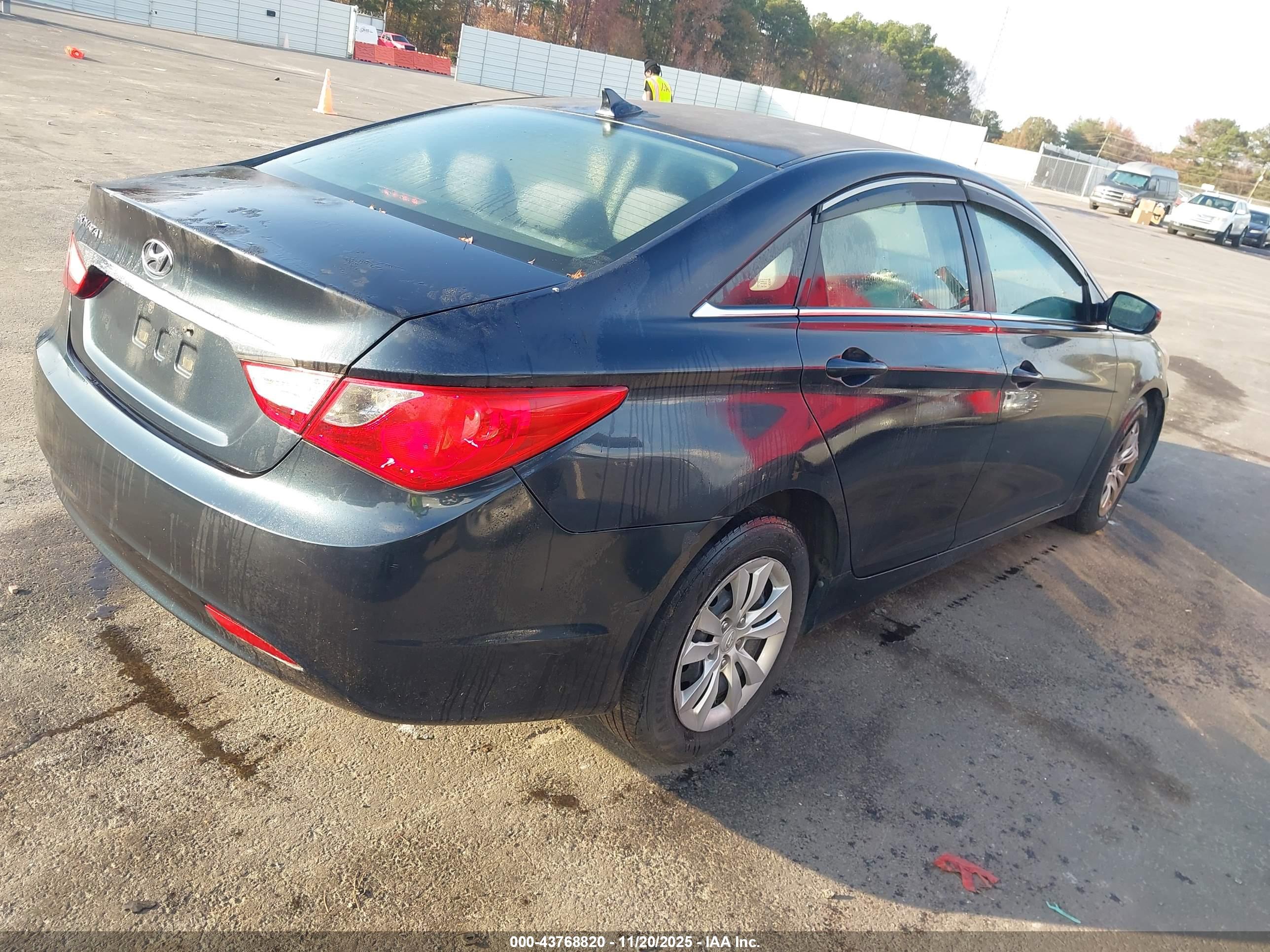 HYUNDAI SONATA image 4