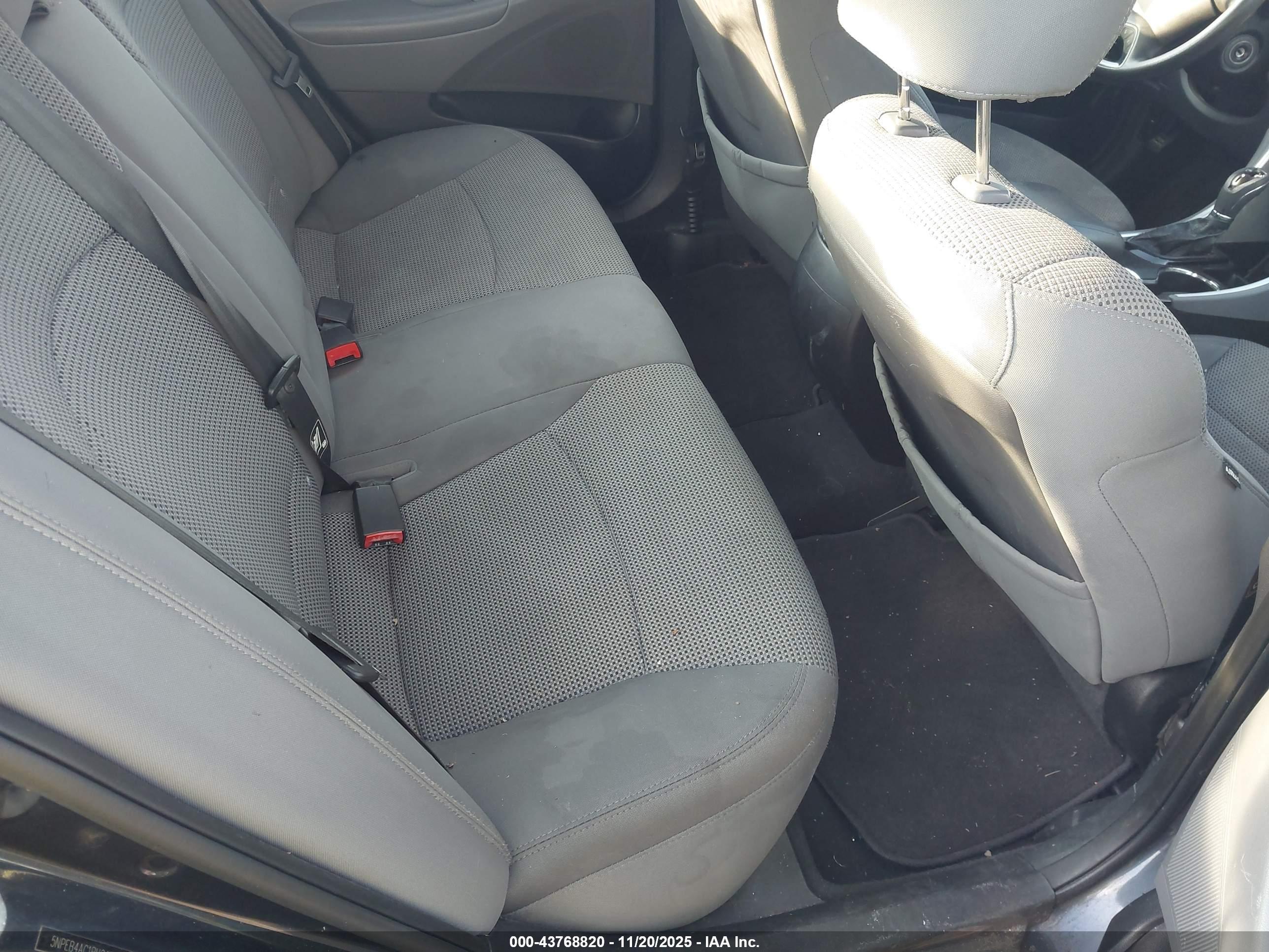 HYUNDAI SONATA image 8