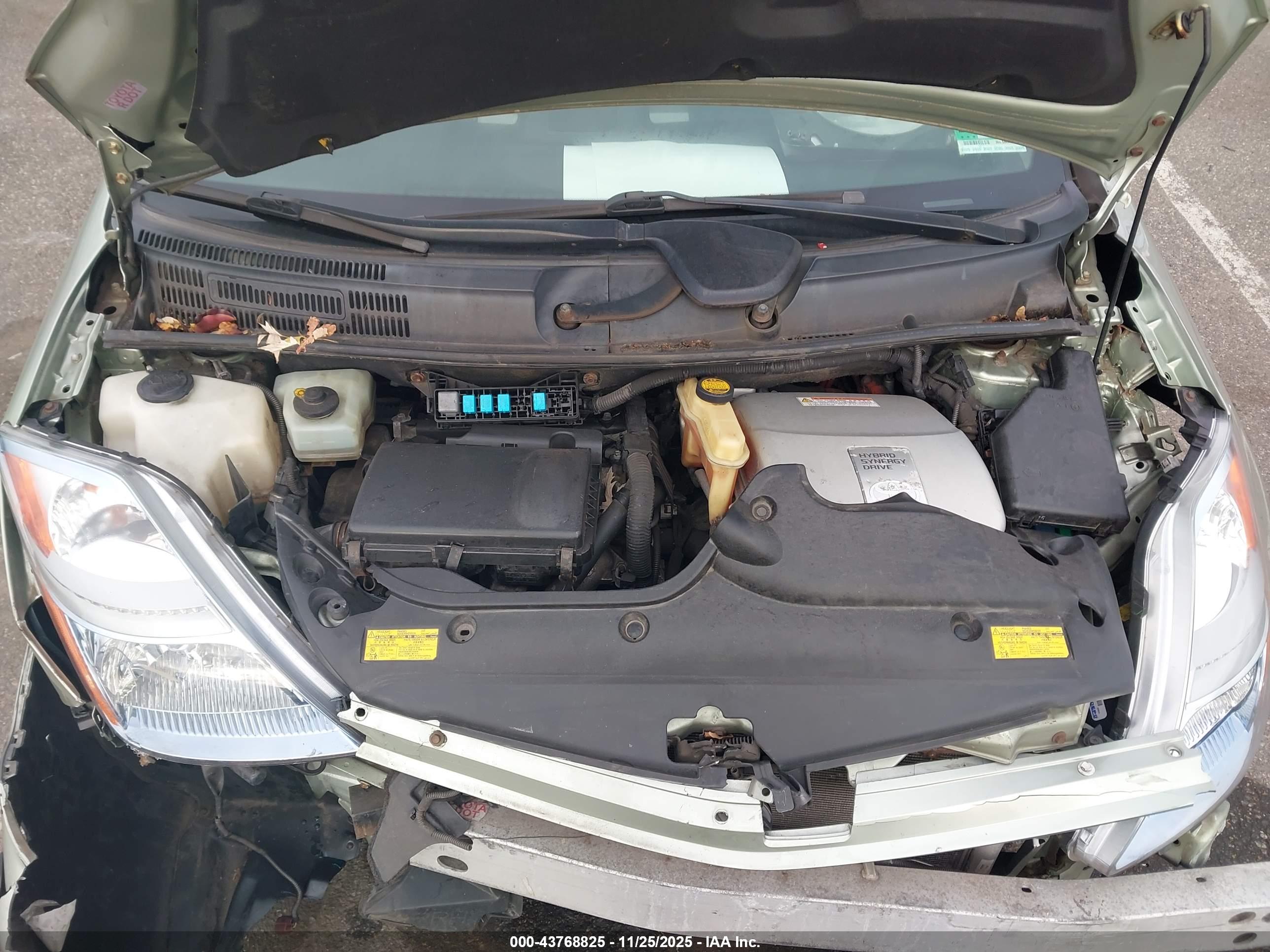 TOYOTA PRIUS image 10