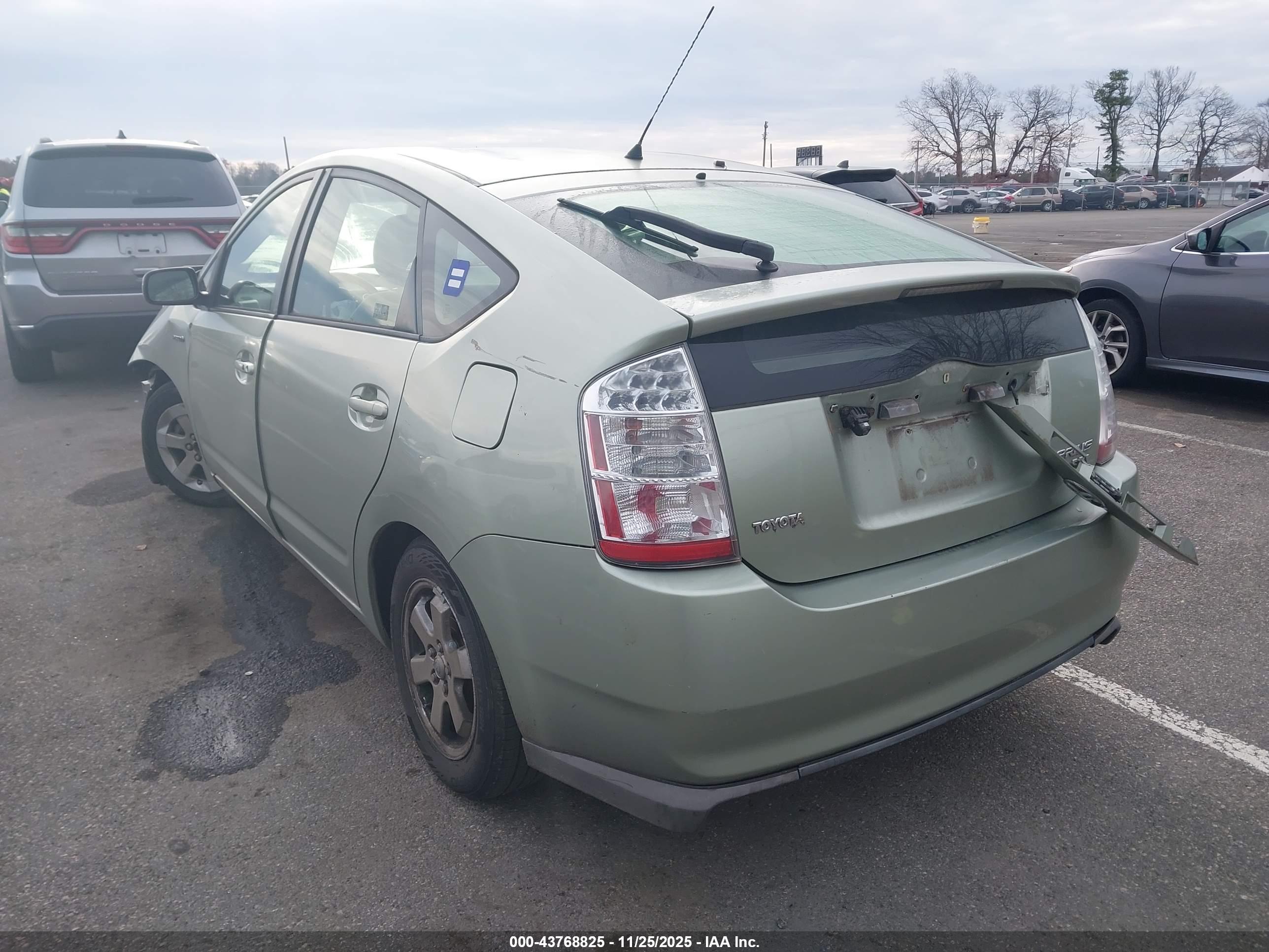 TOYOTA PRIUS image 3