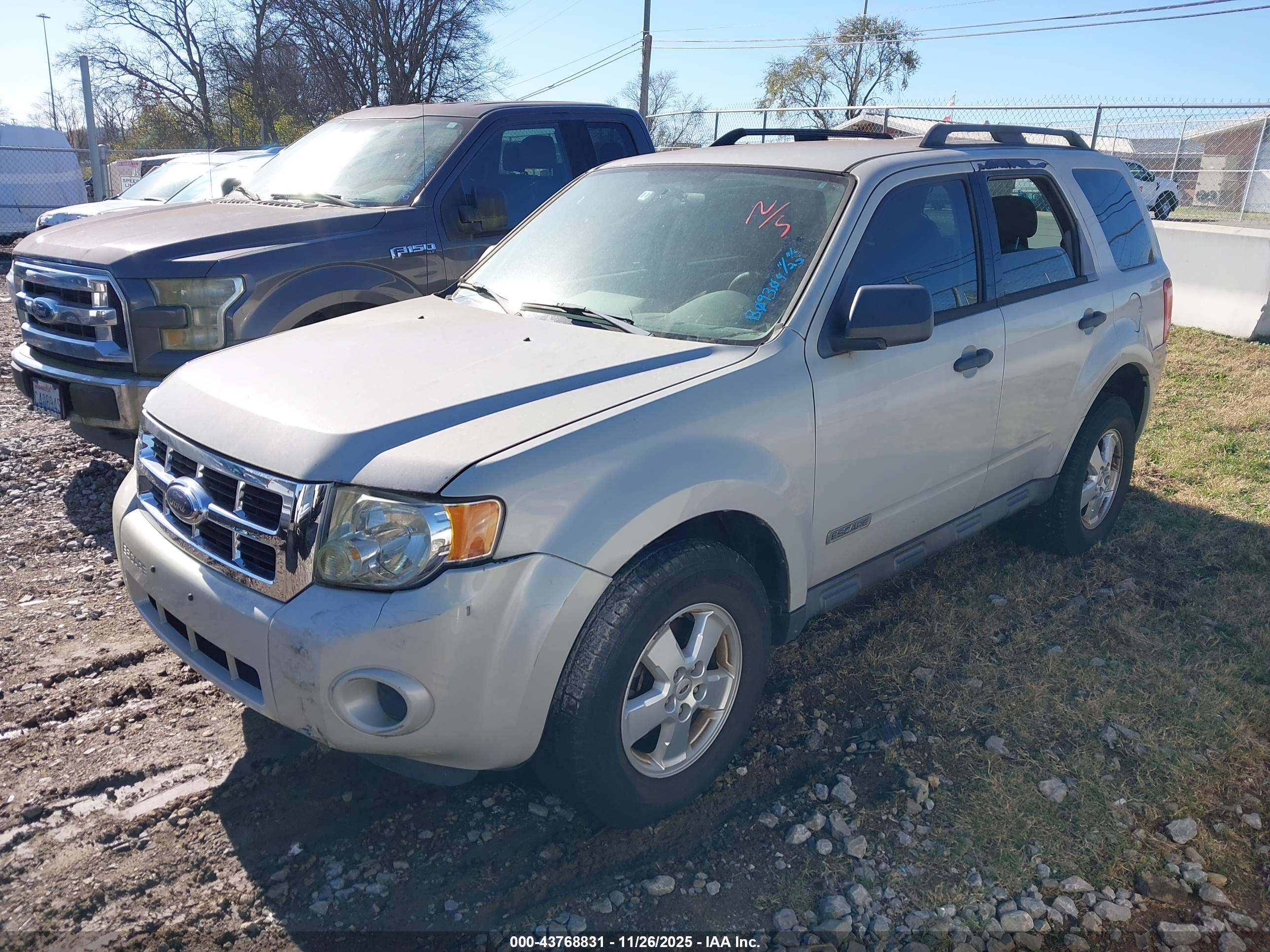 FORD ESCAPE image 2