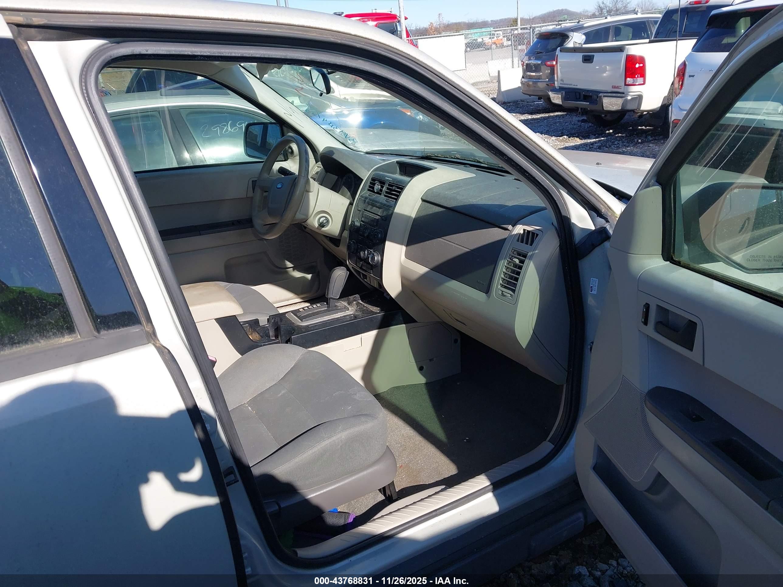 FORD ESCAPE image 5