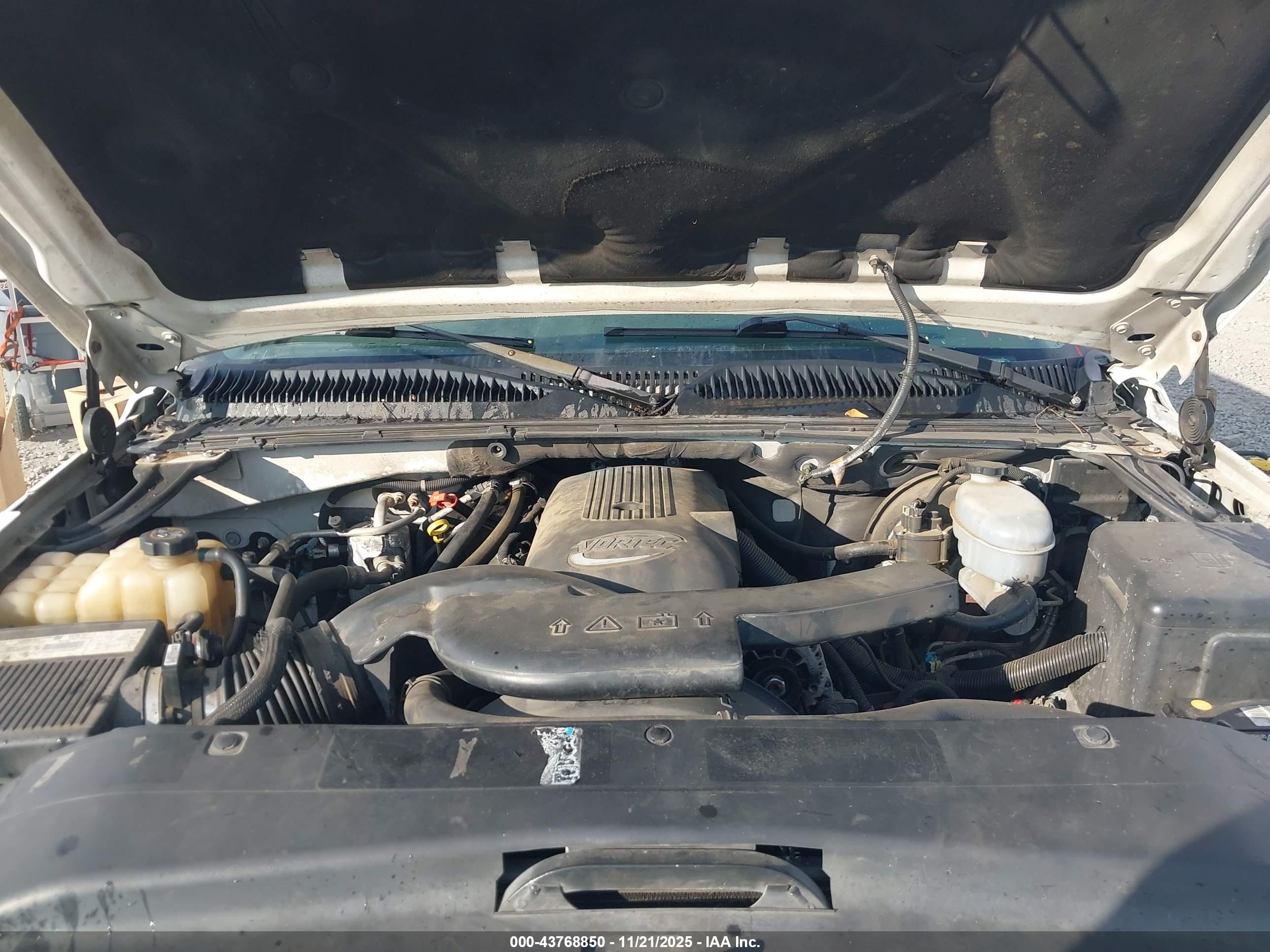 CADILLAC ESCALADE image 10