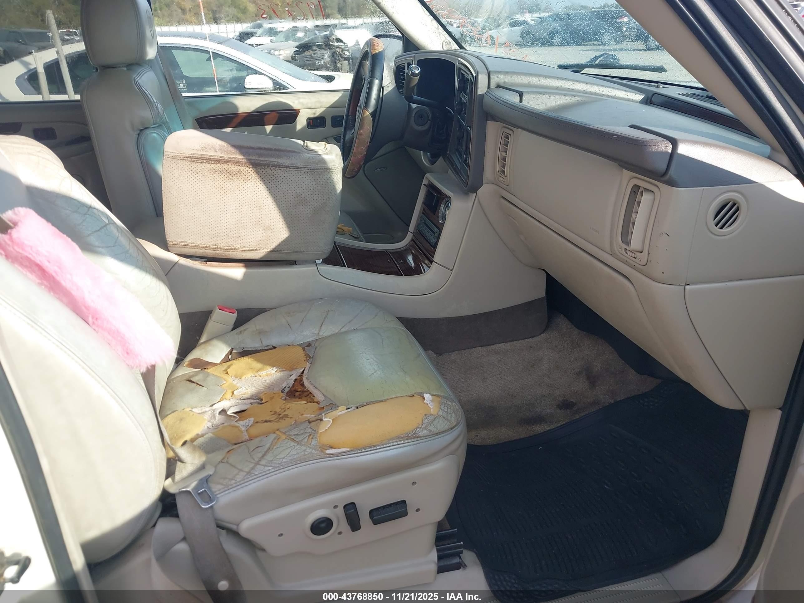 CADILLAC ESCALADE image 5