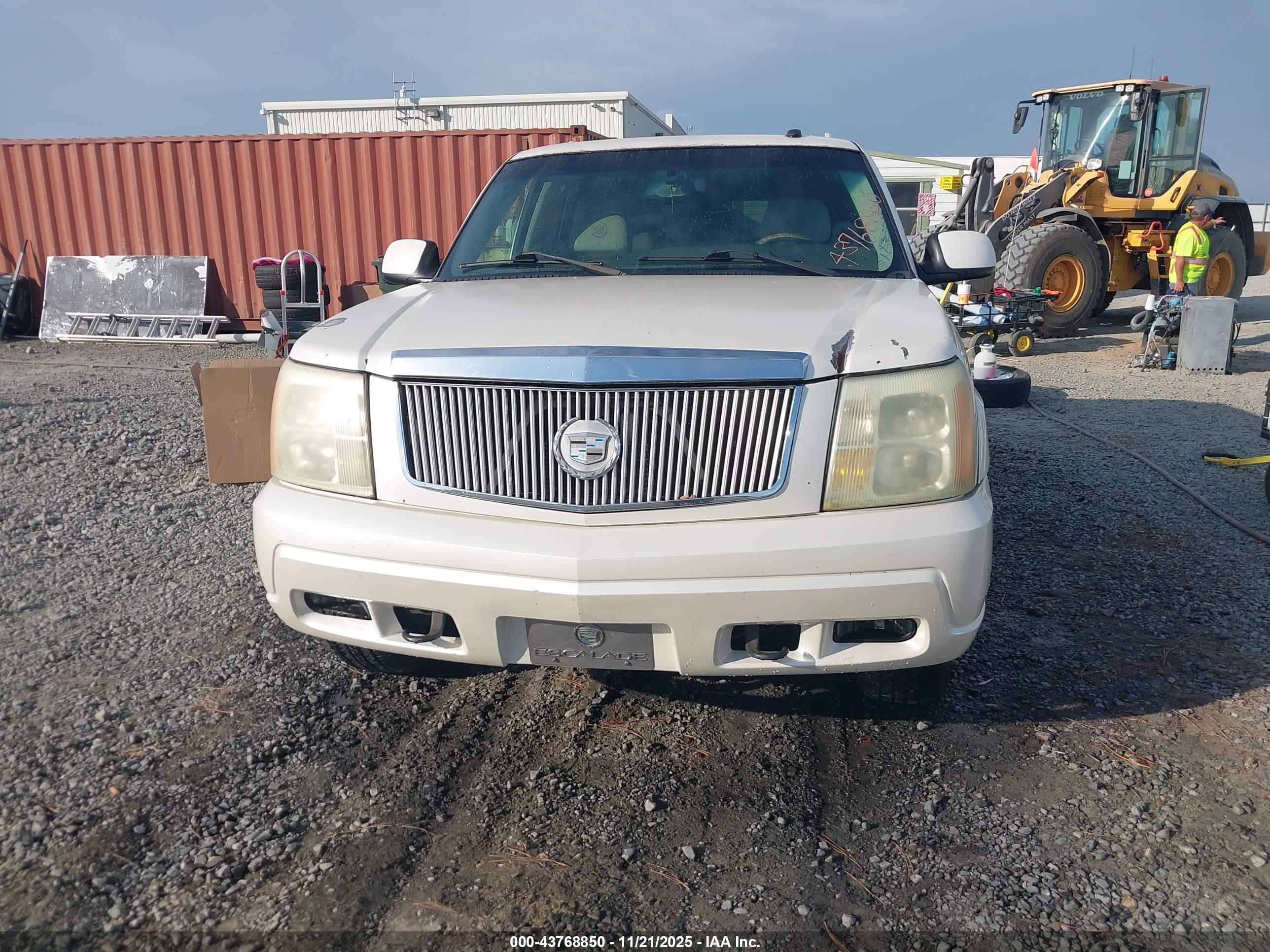 CADILLAC ESCALADE image 6