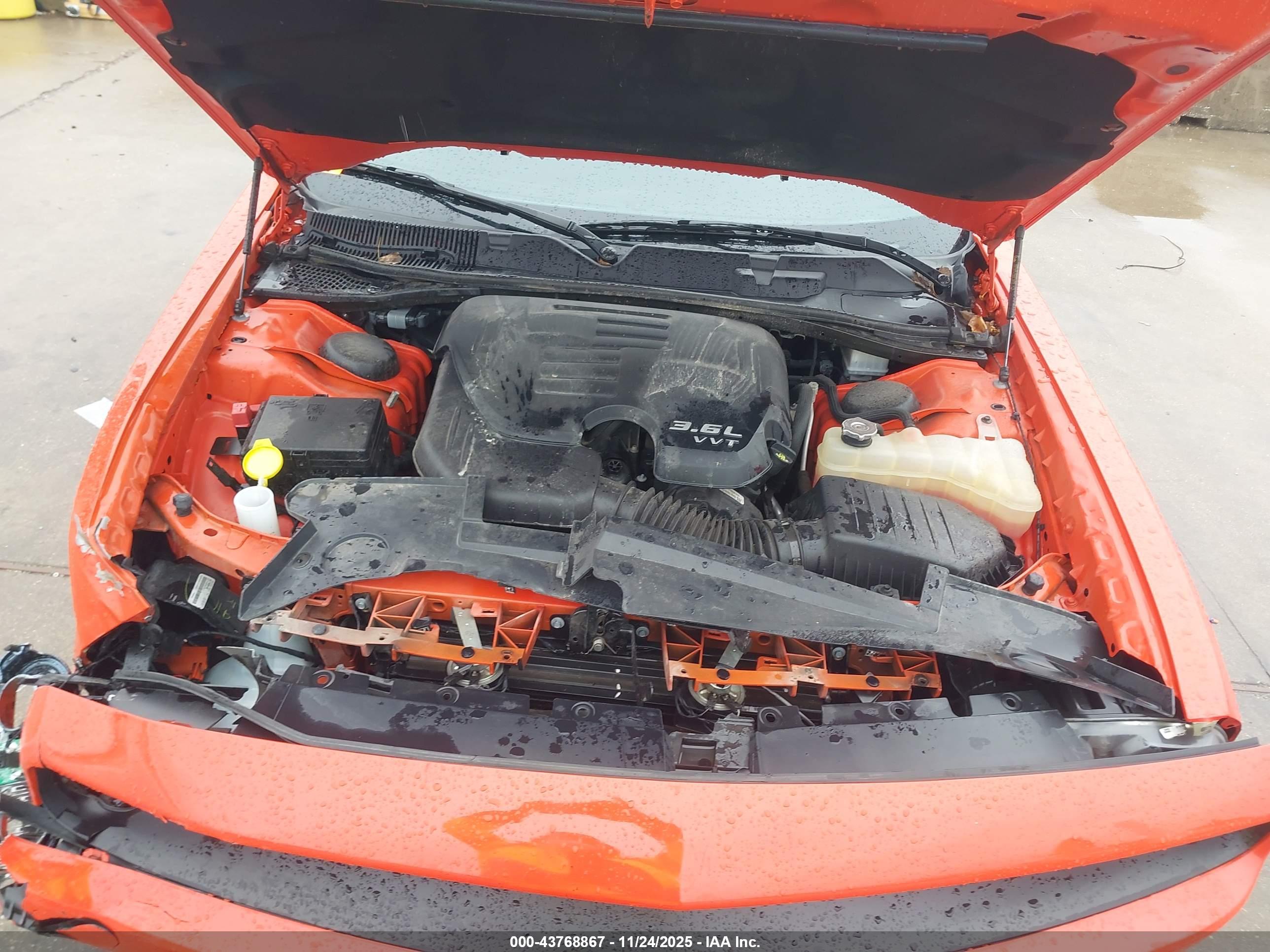 DODGE CHALLENGER image 10