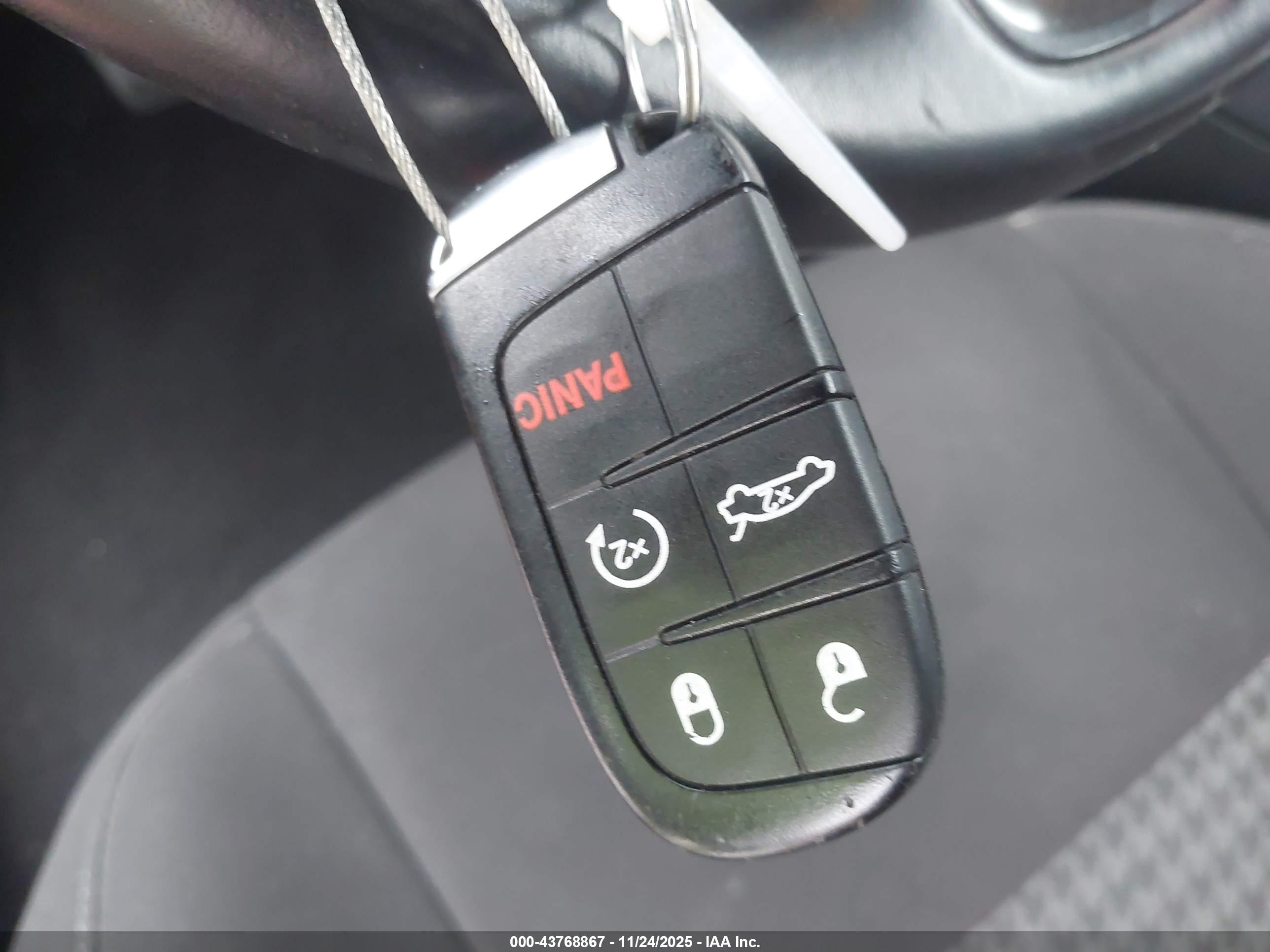 DODGE CHALLENGER image 11
