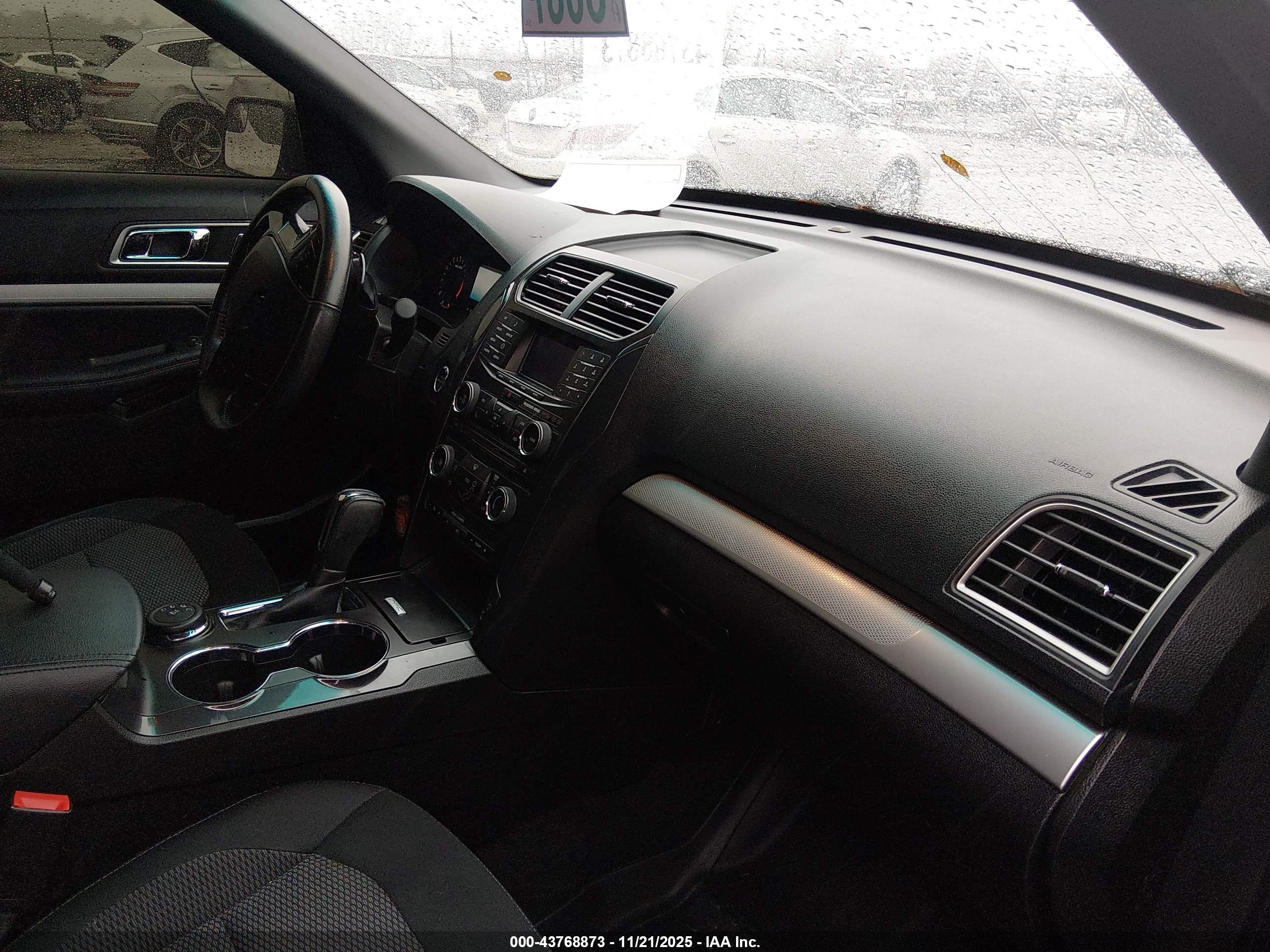 FORD EXPLORER image 5