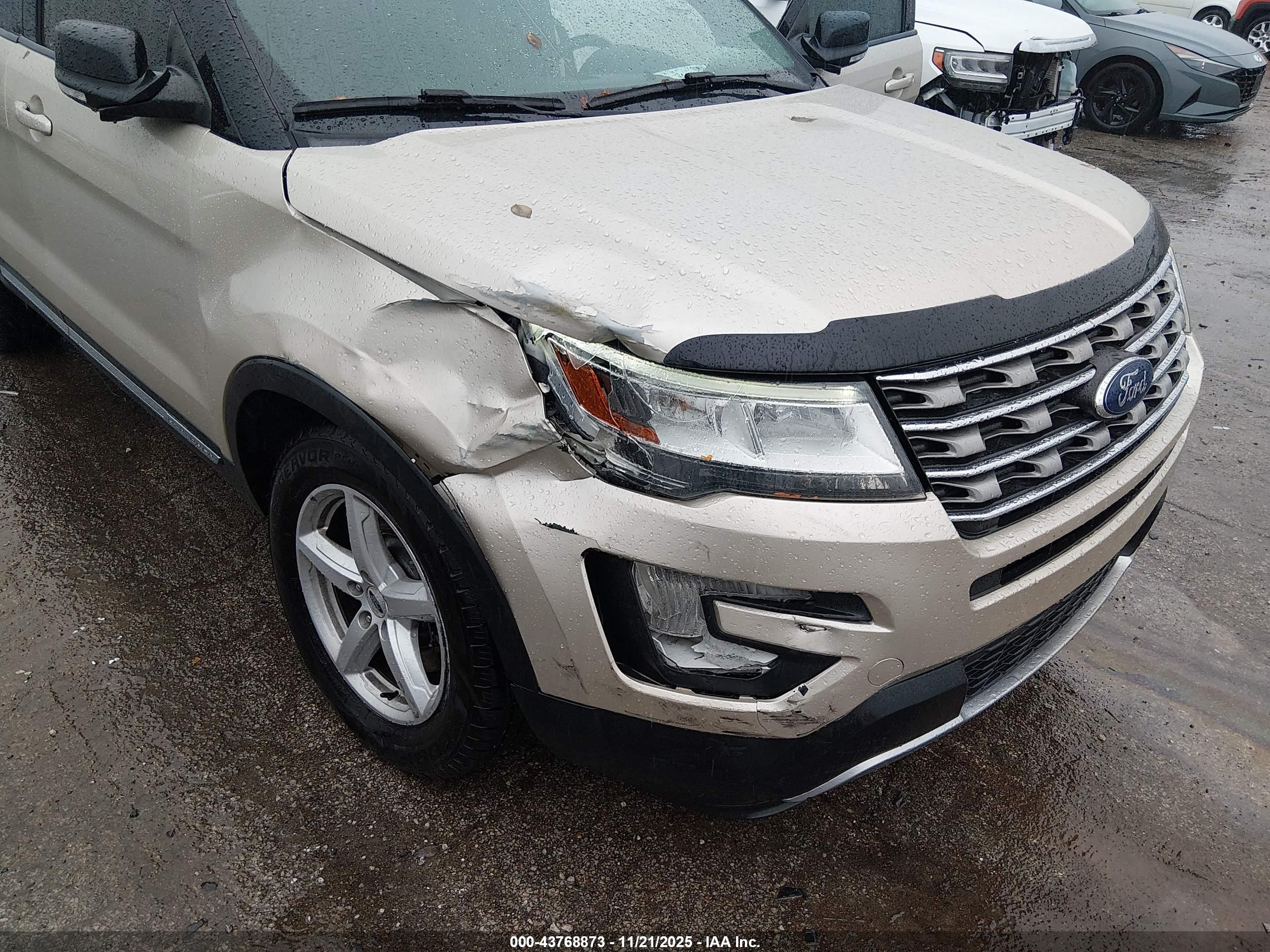 FORD EXPLORER image 6