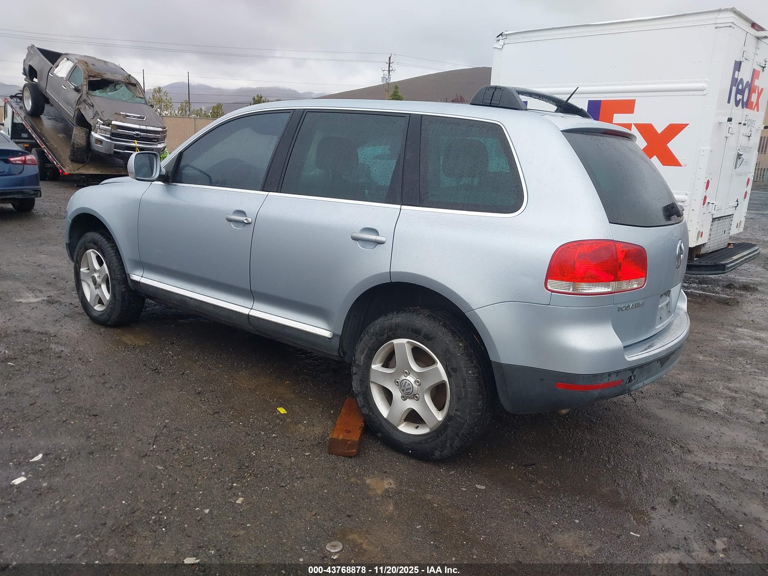 VOLKSWAGEN TOUAREG image 3