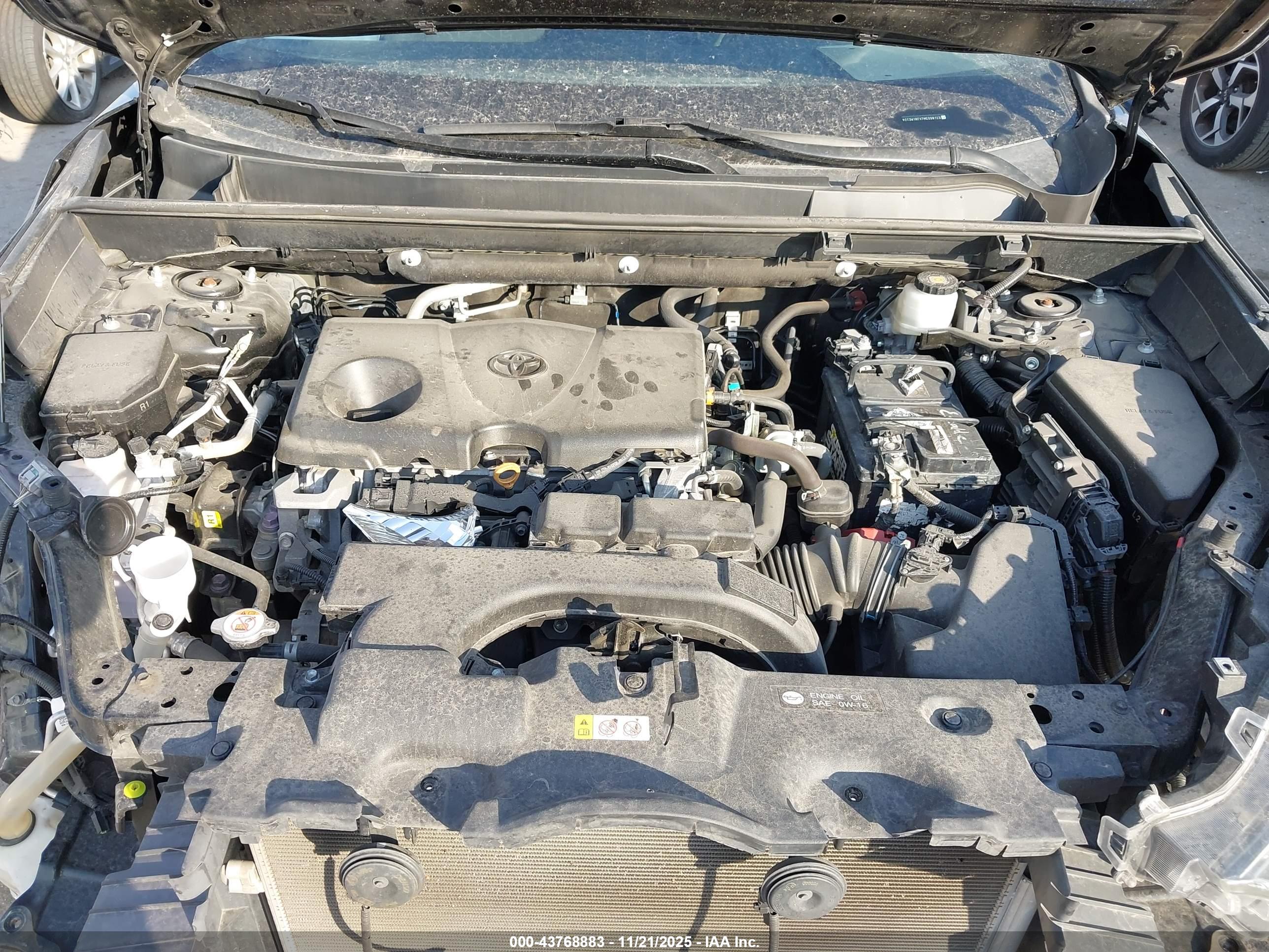 TOYOTA RAV4 image 10