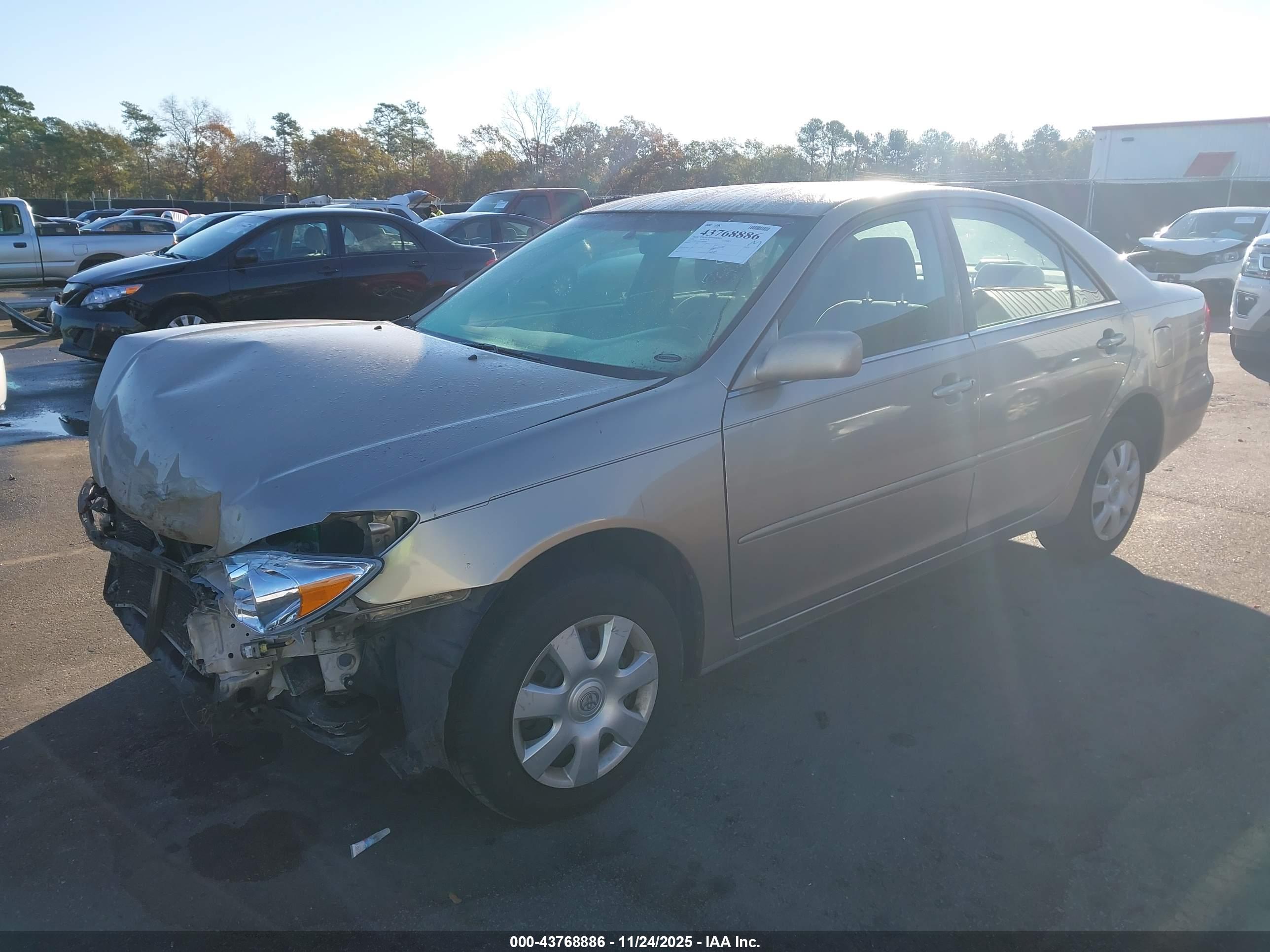 TOYOTA CAMRY image 2