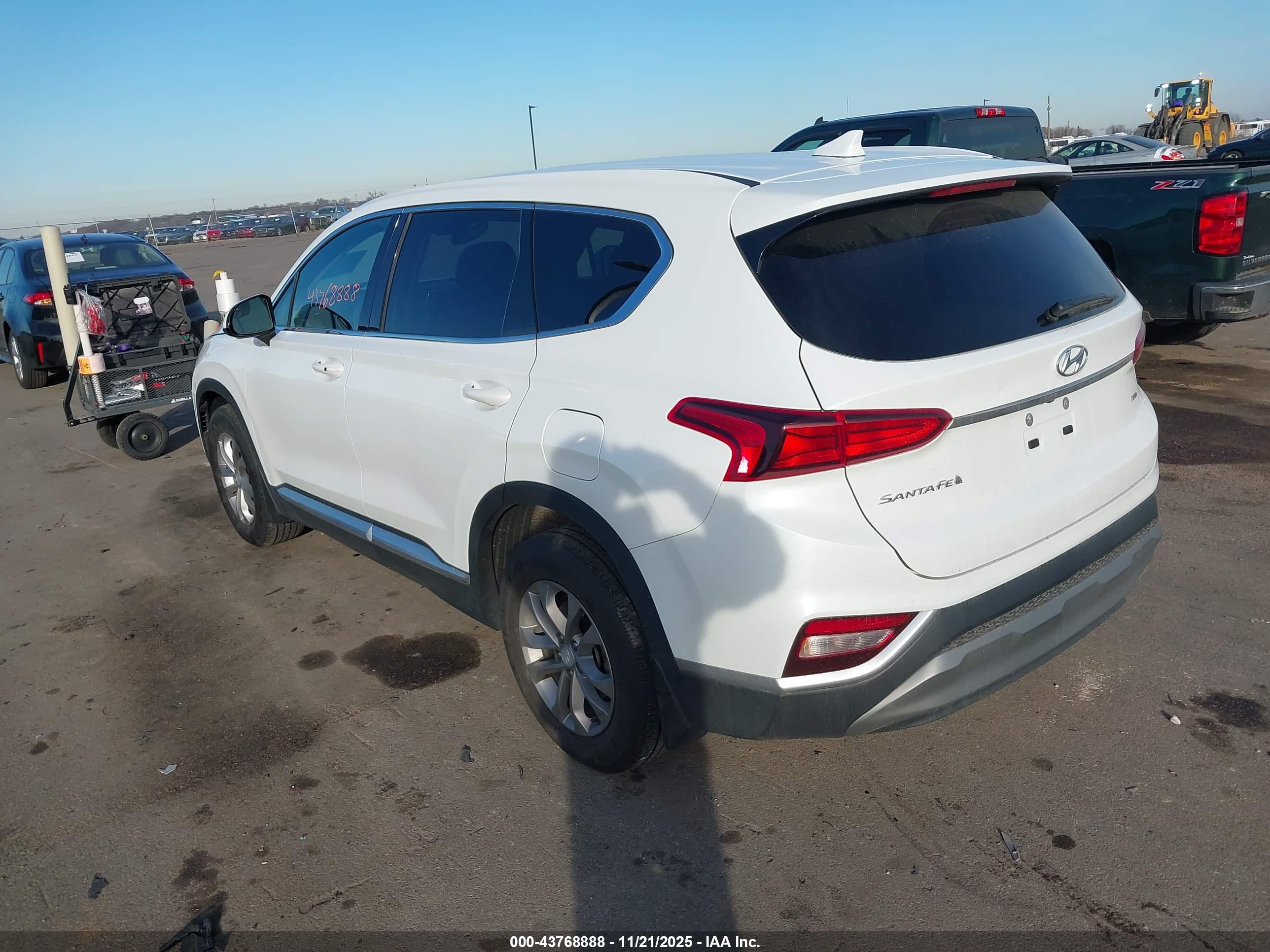 HYUNDAI SANTA image 3