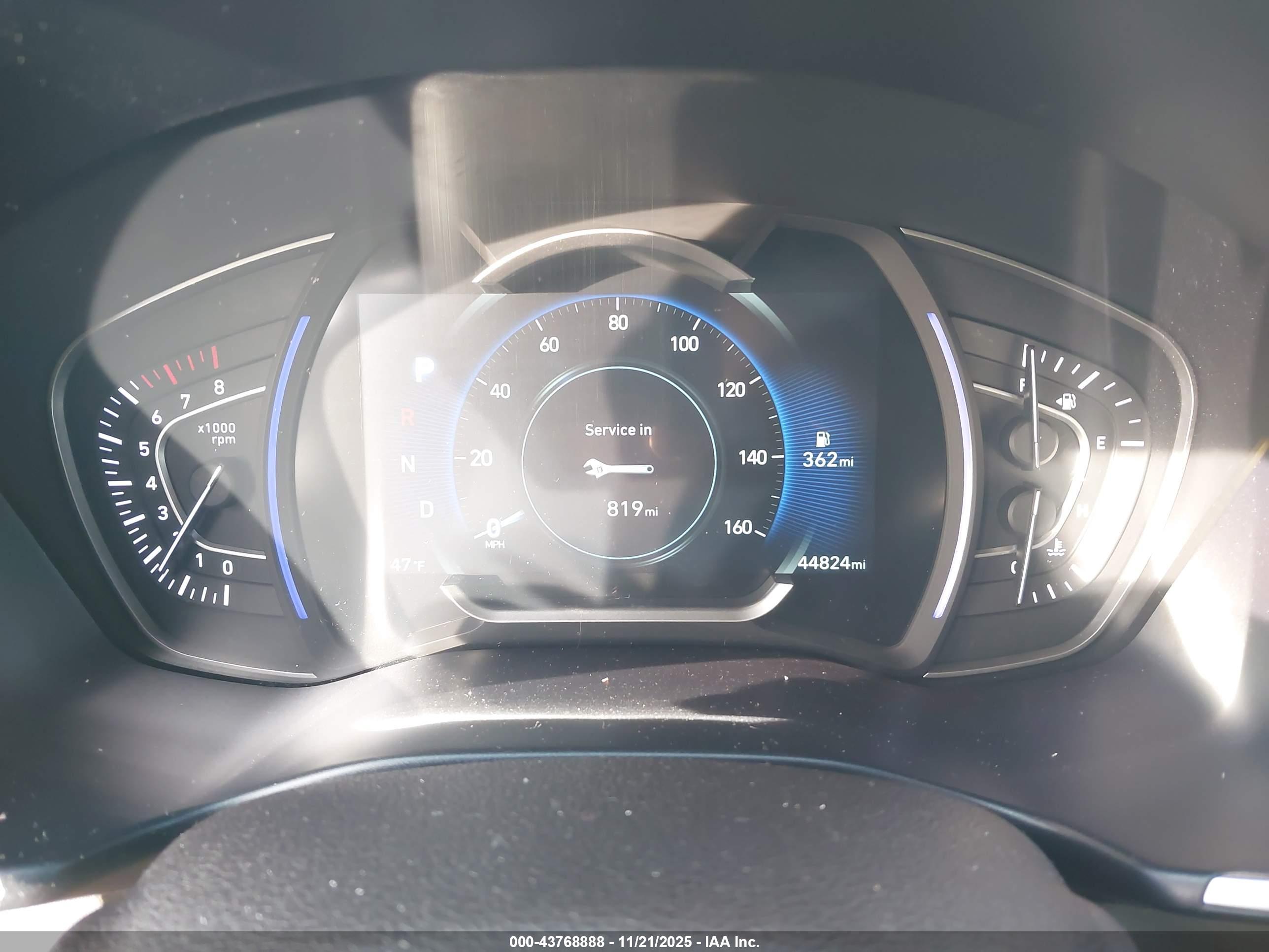 HYUNDAI SANTA image 7