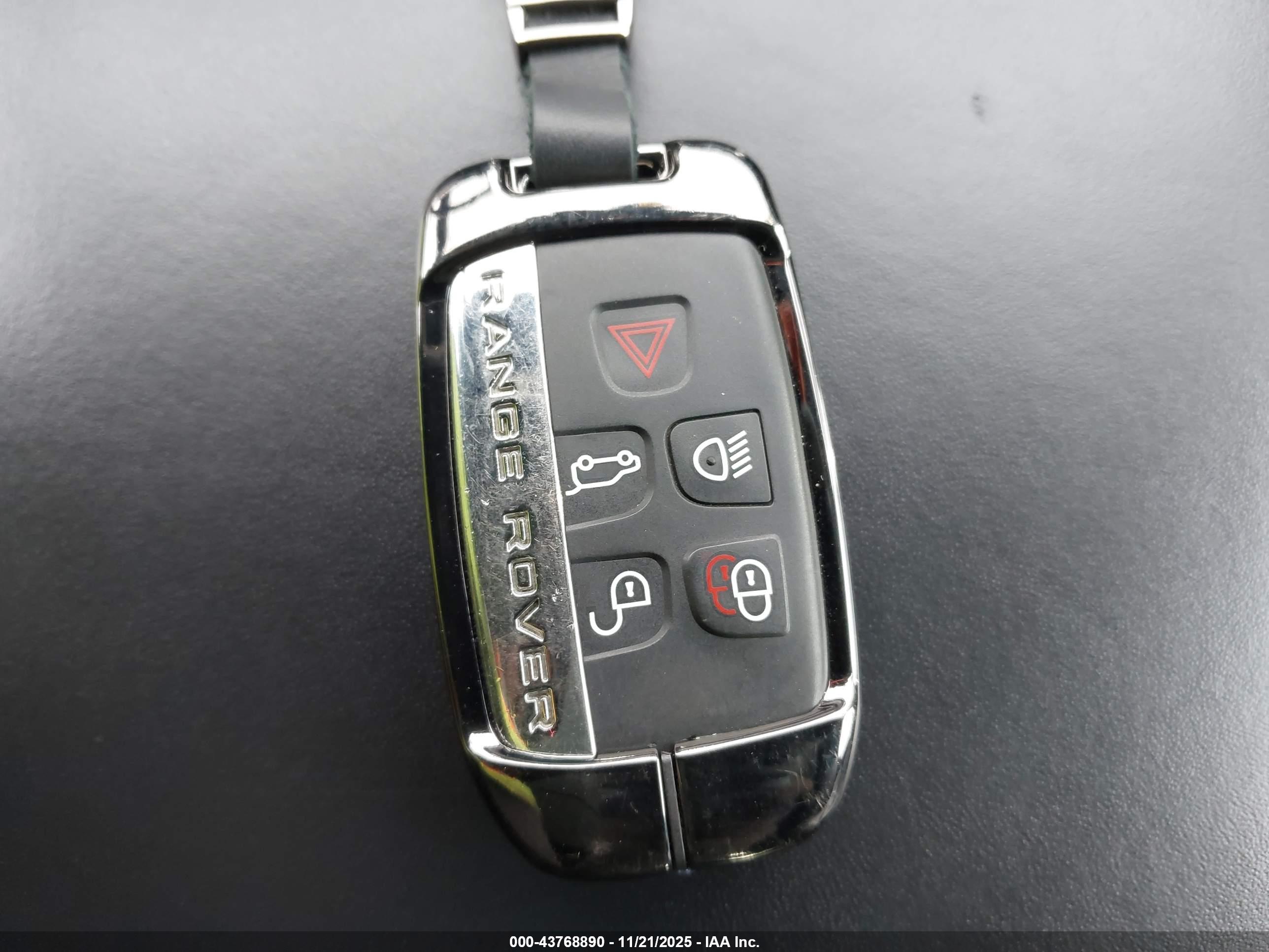 LAND ROVER image 11