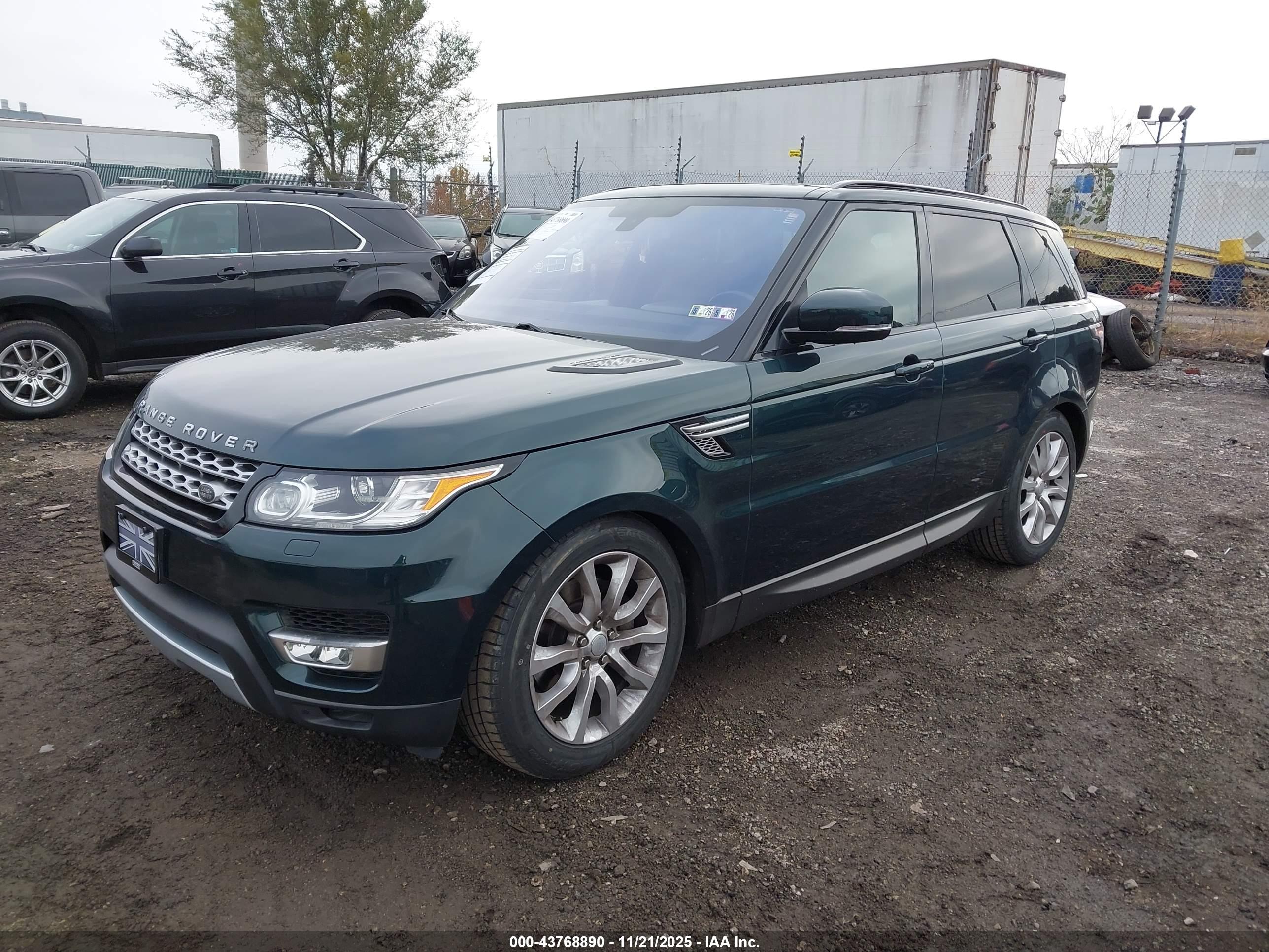 LAND ROVER image 2