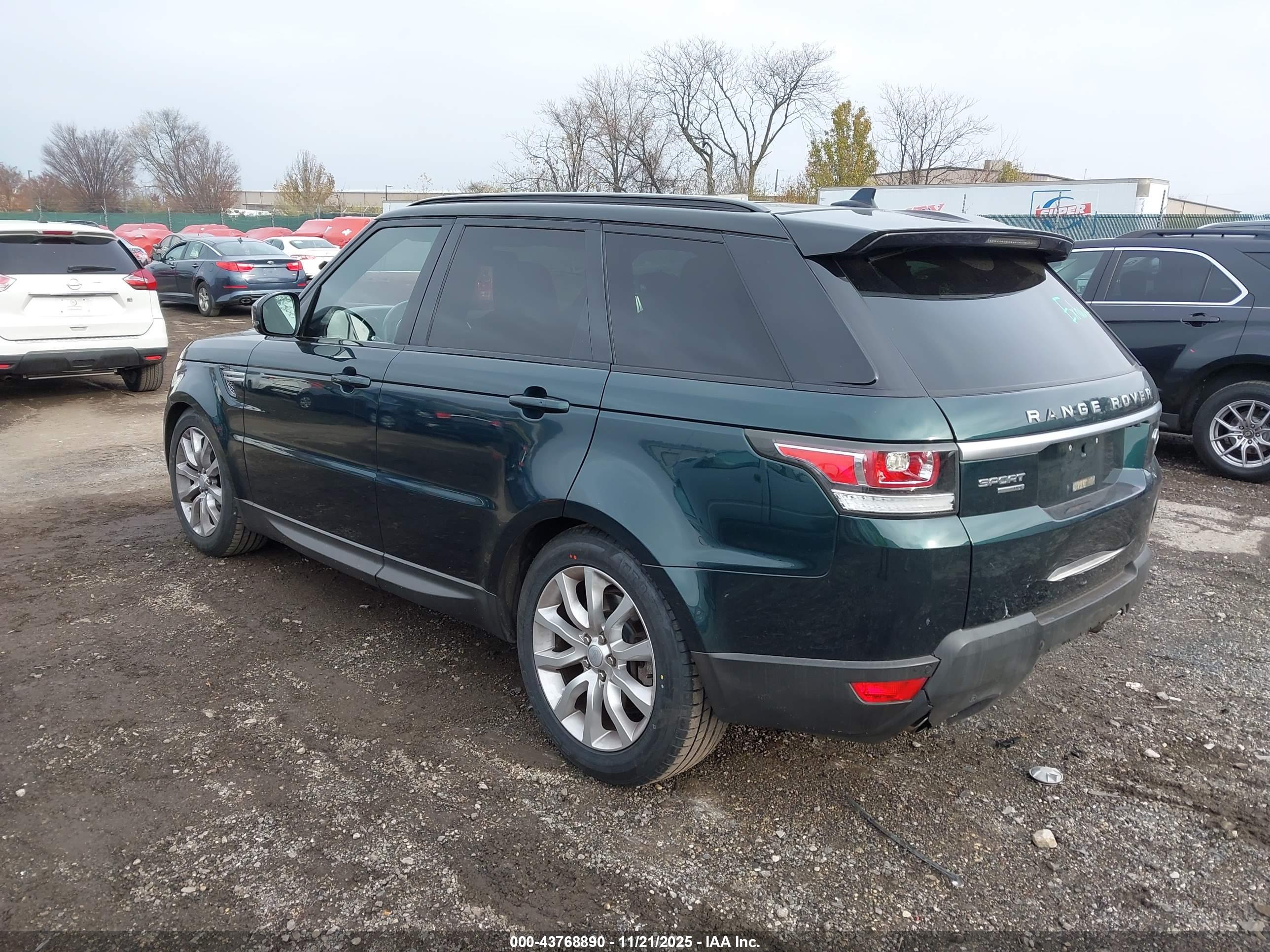 LAND ROVER image 3