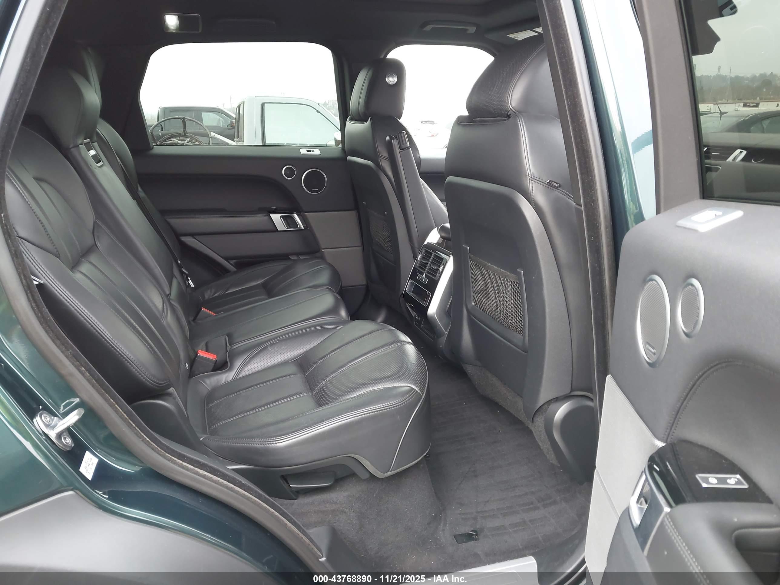 LAND ROVER image 8