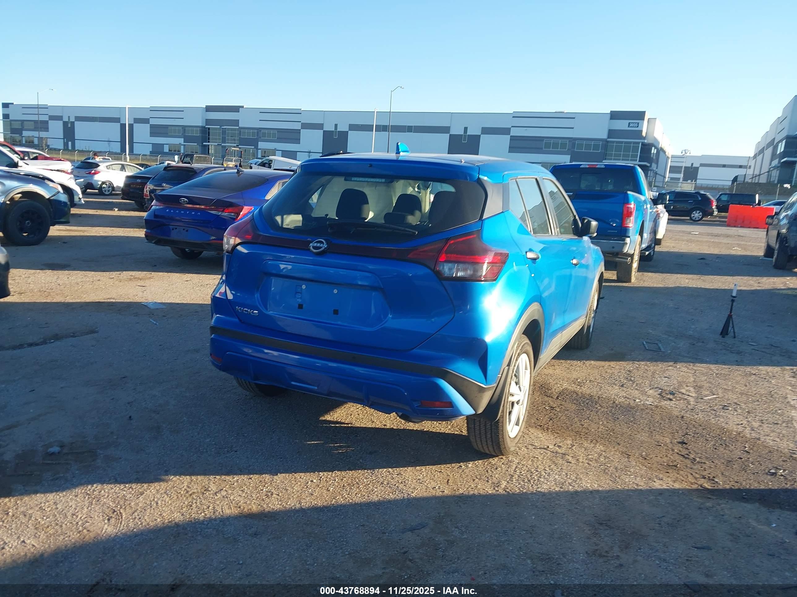 NISSAN KICKS image 4