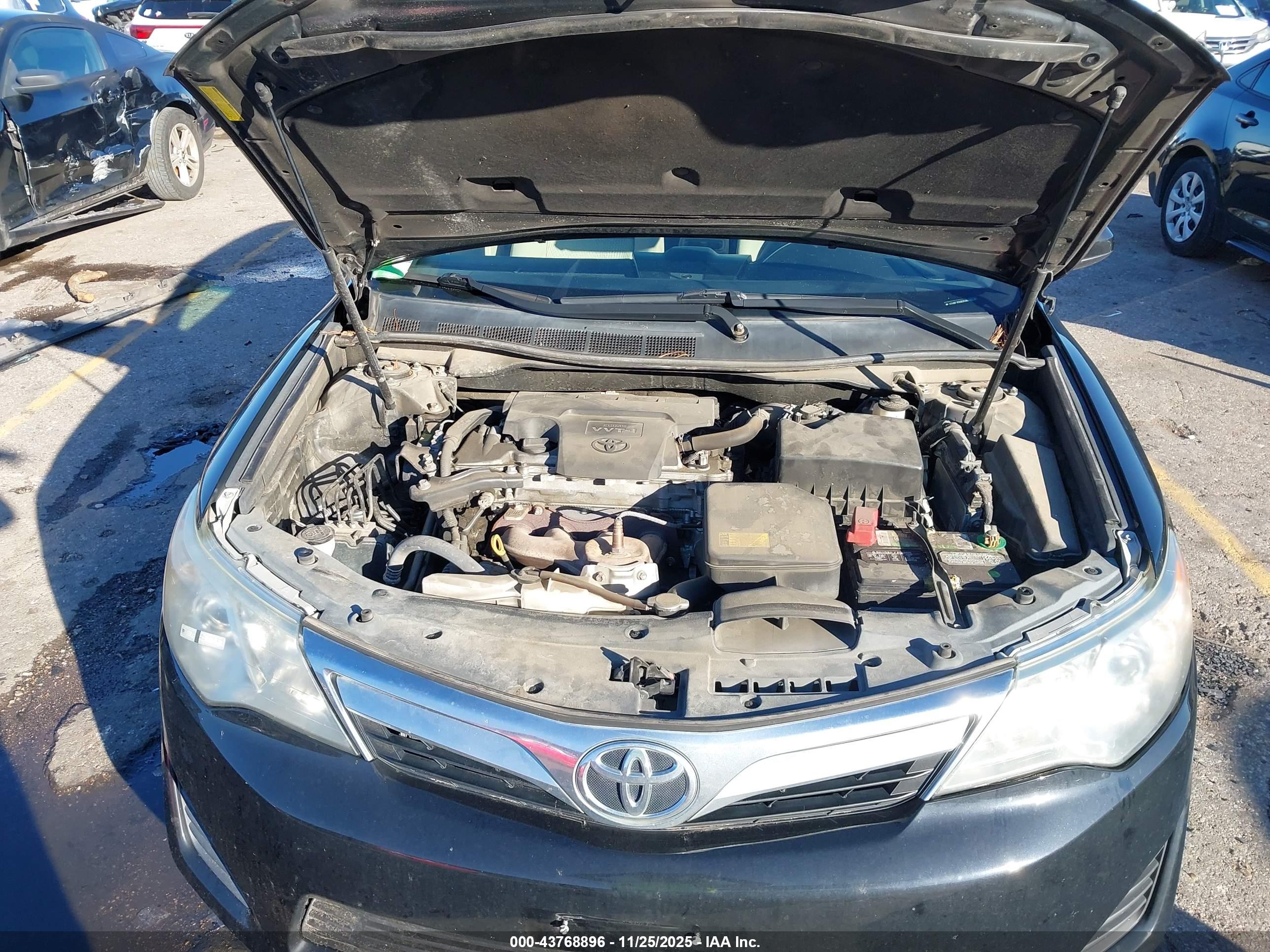 TOYOTA CAMRY image 10
