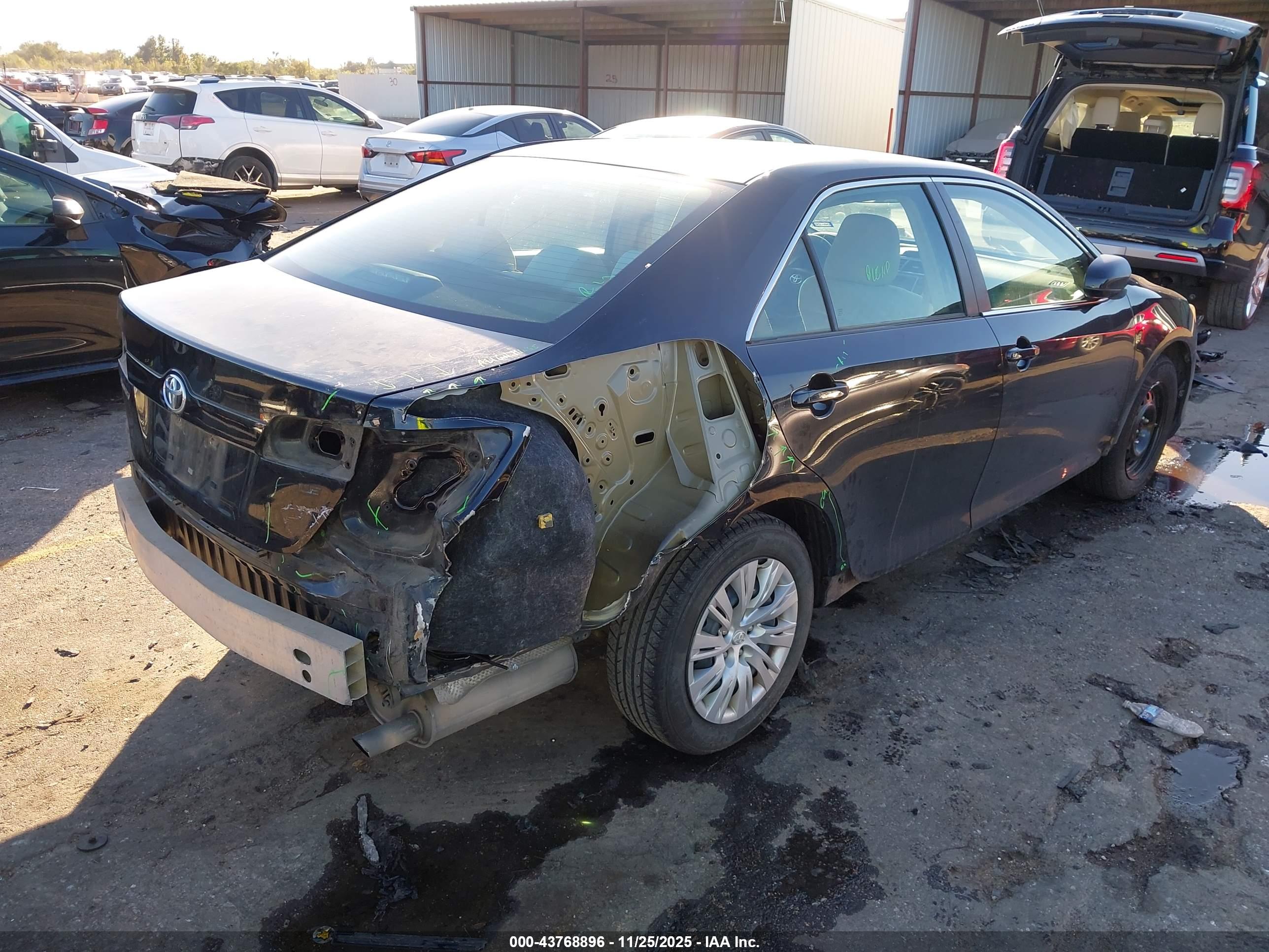 TOYOTA CAMRY image 4